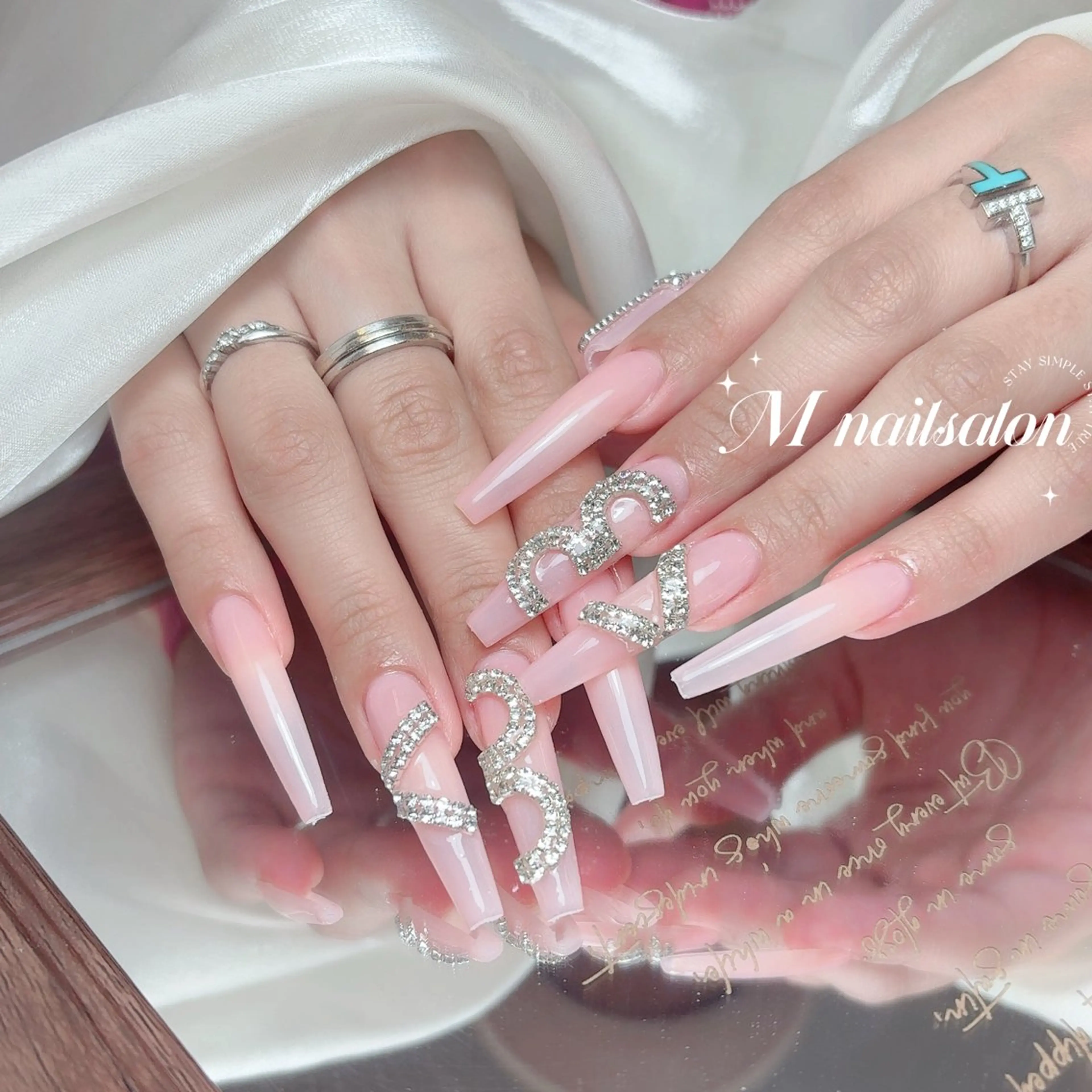 ネイル ハンドネイル M🌷nail 長さだし専門店のネイルデザイン