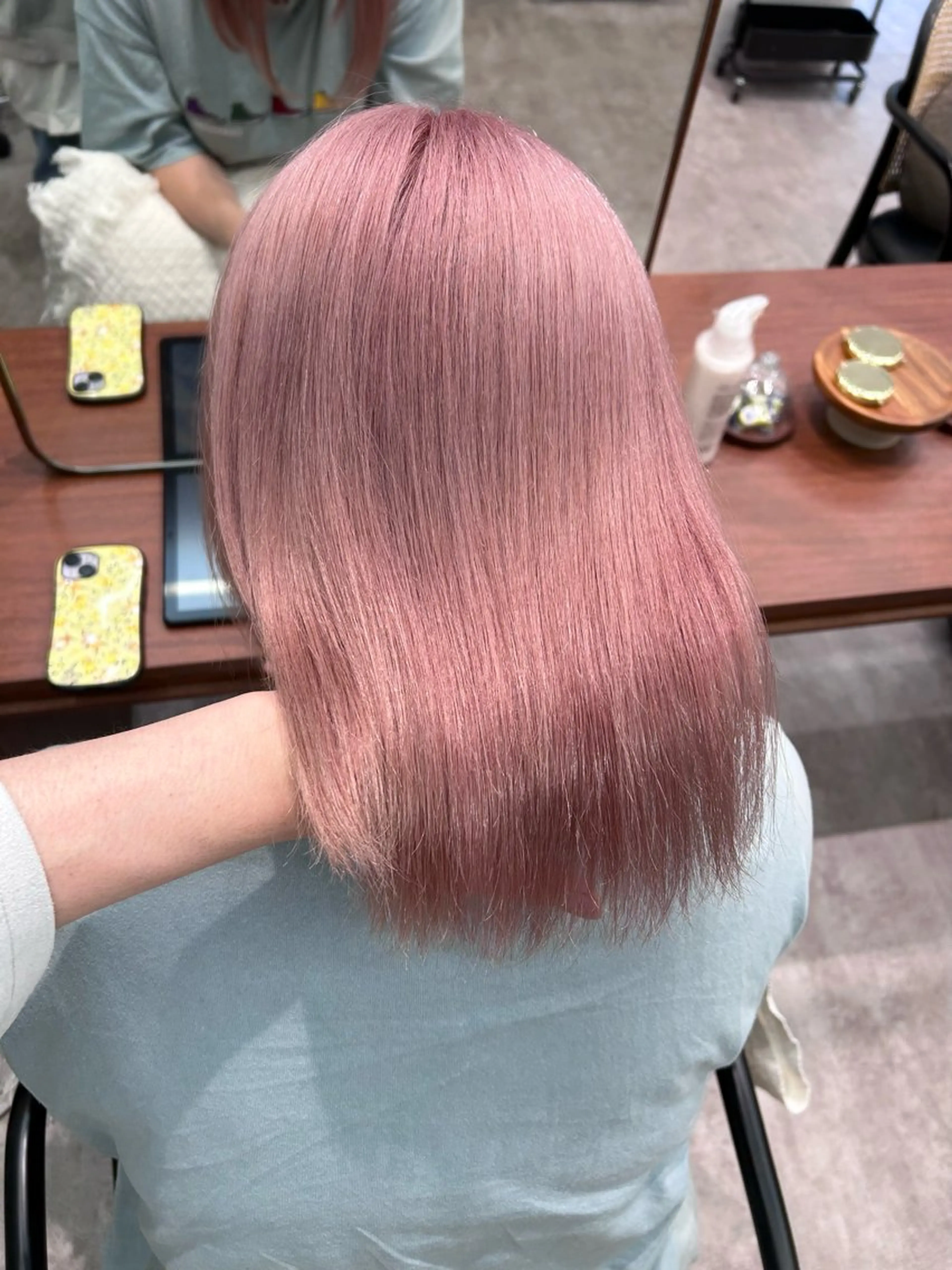 カラー 立川ハイトーンピンク 宮崎のヘアスタイル