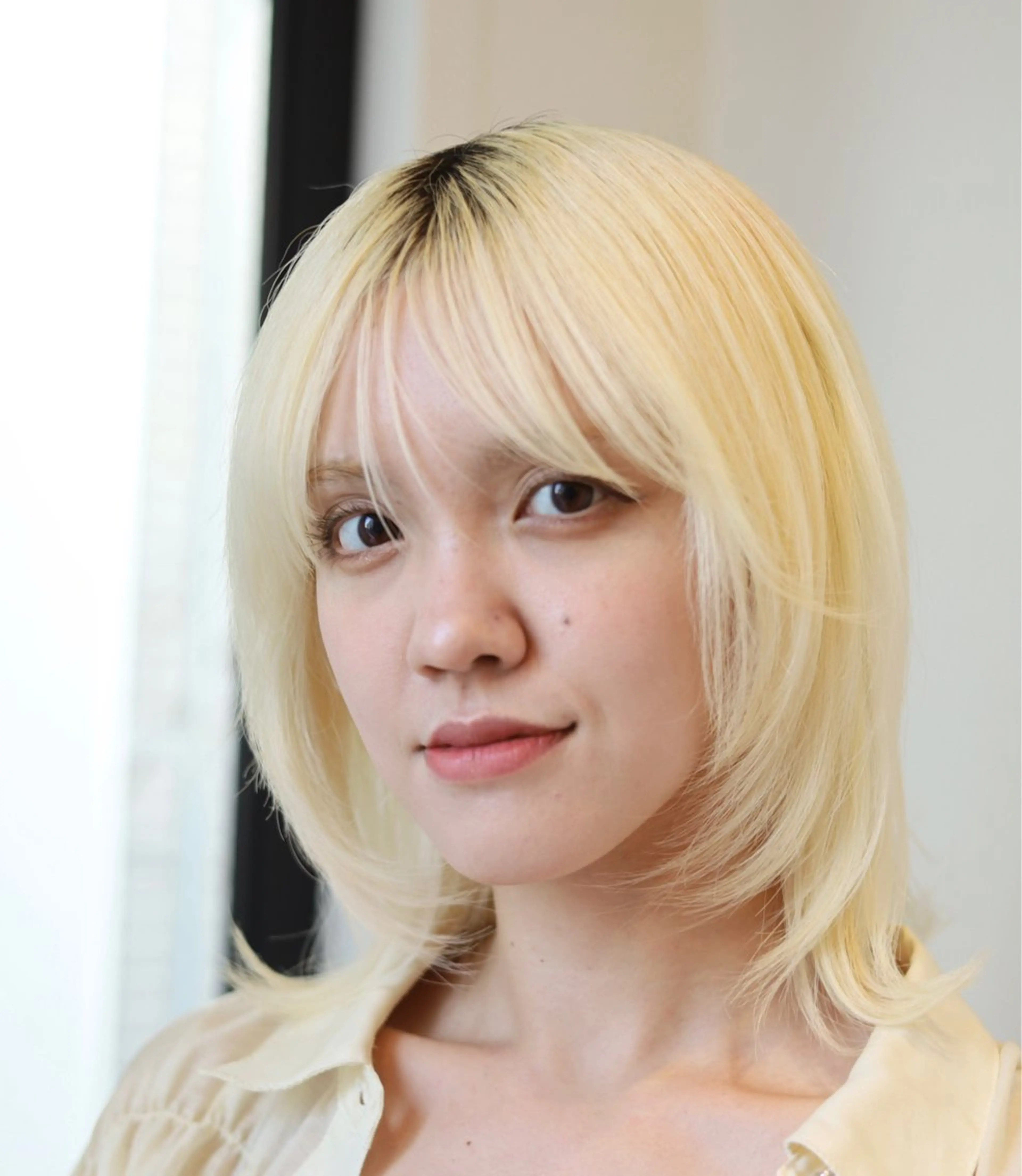 ミディアム カラー ベージュカラー ブリーチ ブロンド 透明感カラー ハイトーンカラー ヘアカラー 森山 陽菜のヘアスタイル