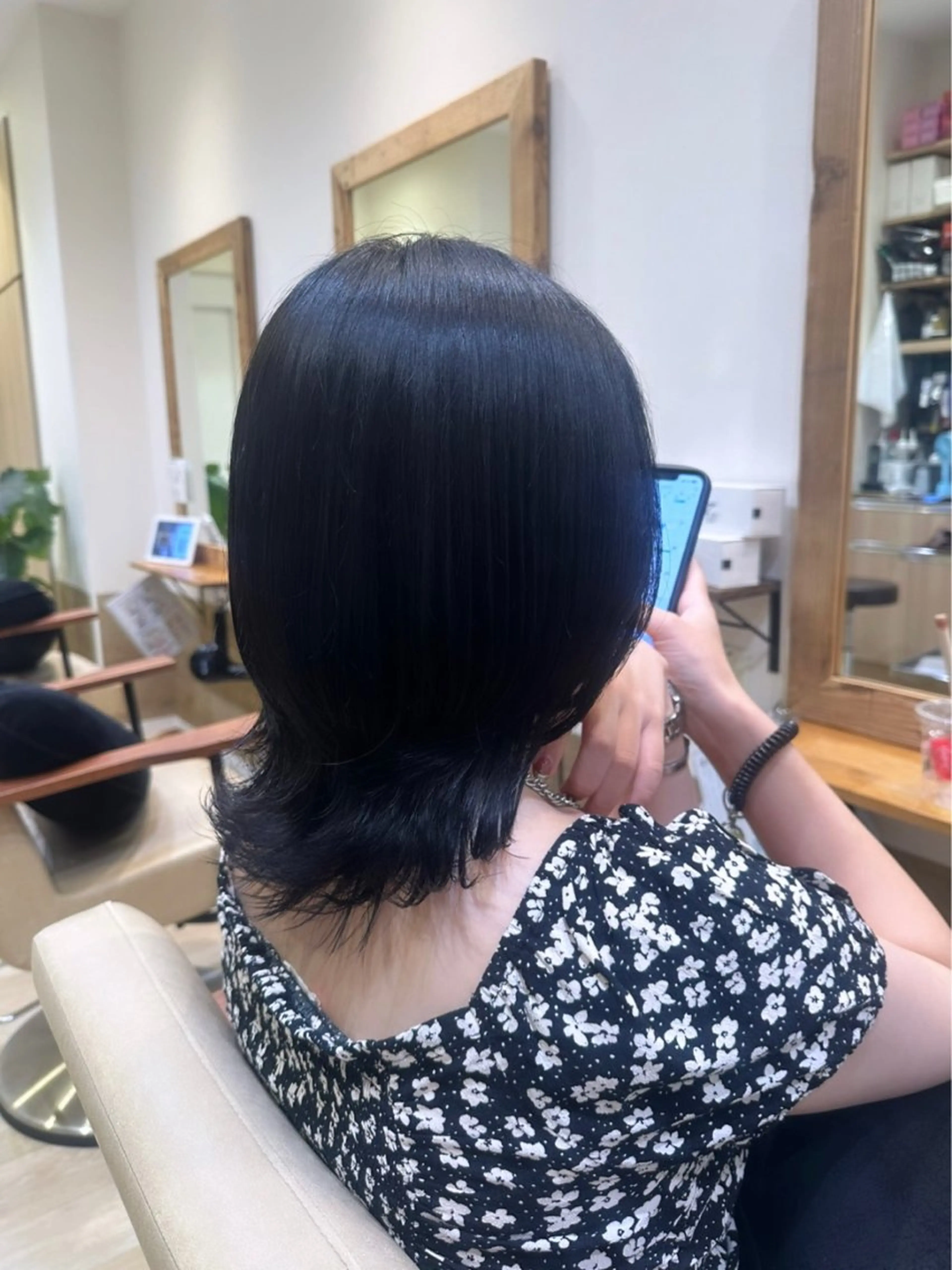 セミロング カラー ブリーチなしカラー RURI🩵のヘアスタイル