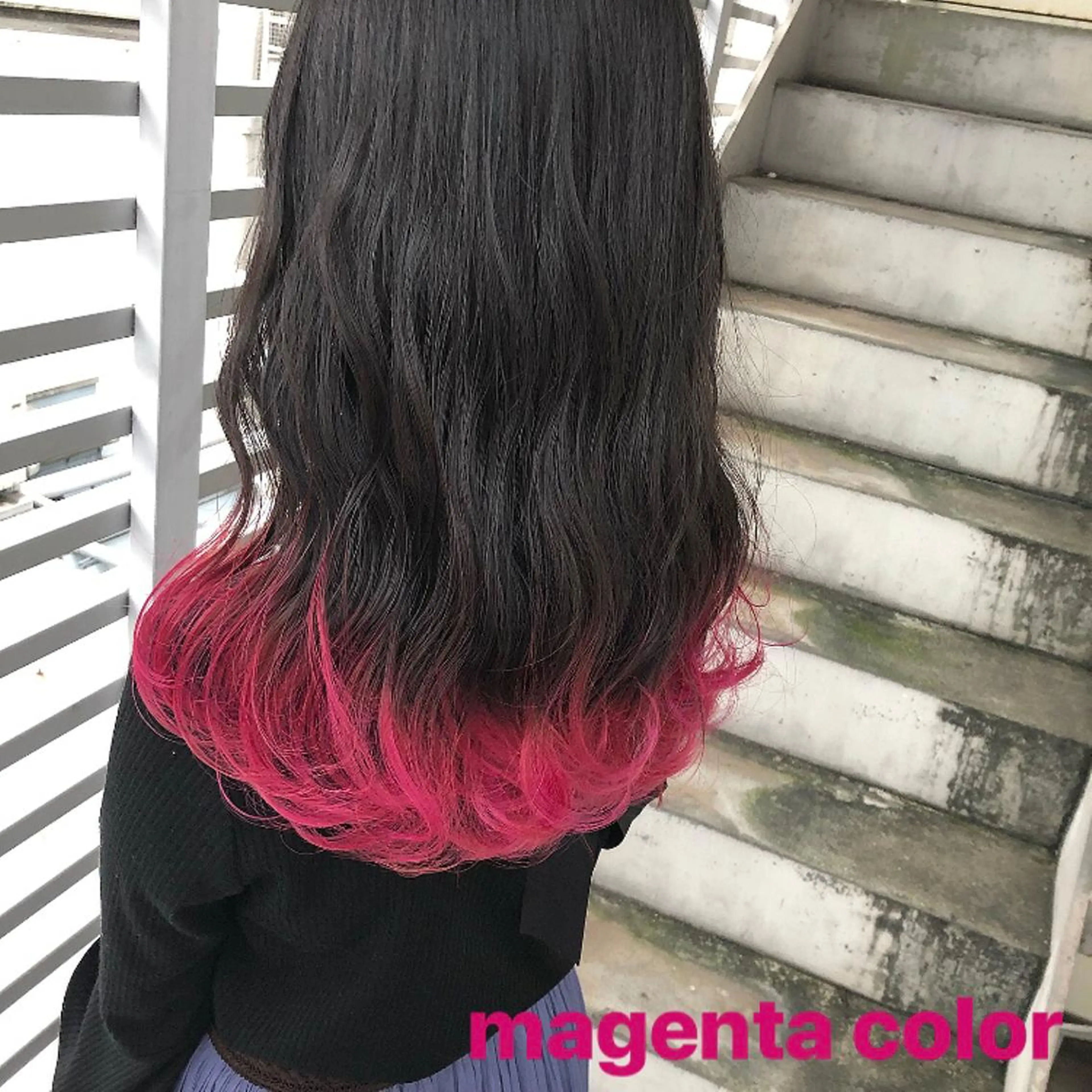 セミロング カラー ヘアカラー 韓国🇰🇷レイヤー 映える顔周り🩷のヘアスタイル