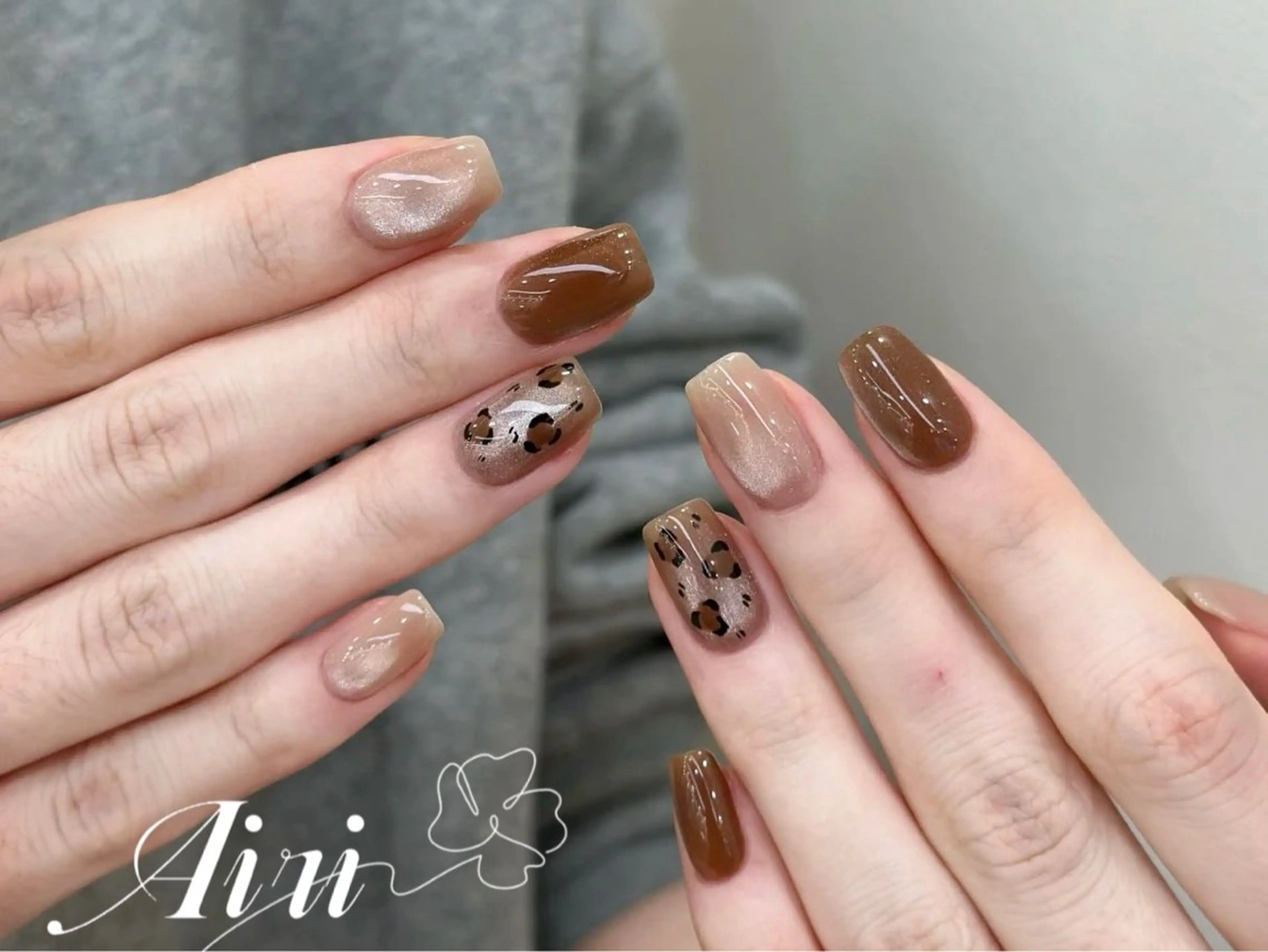 ネイル 桜ネイル フットネイル ジェルネイル ラメ(グリッター) ラメグラデーション ハンドネイル ネイルサロンAiri 長さ出し·シンプルのネイルデザイン