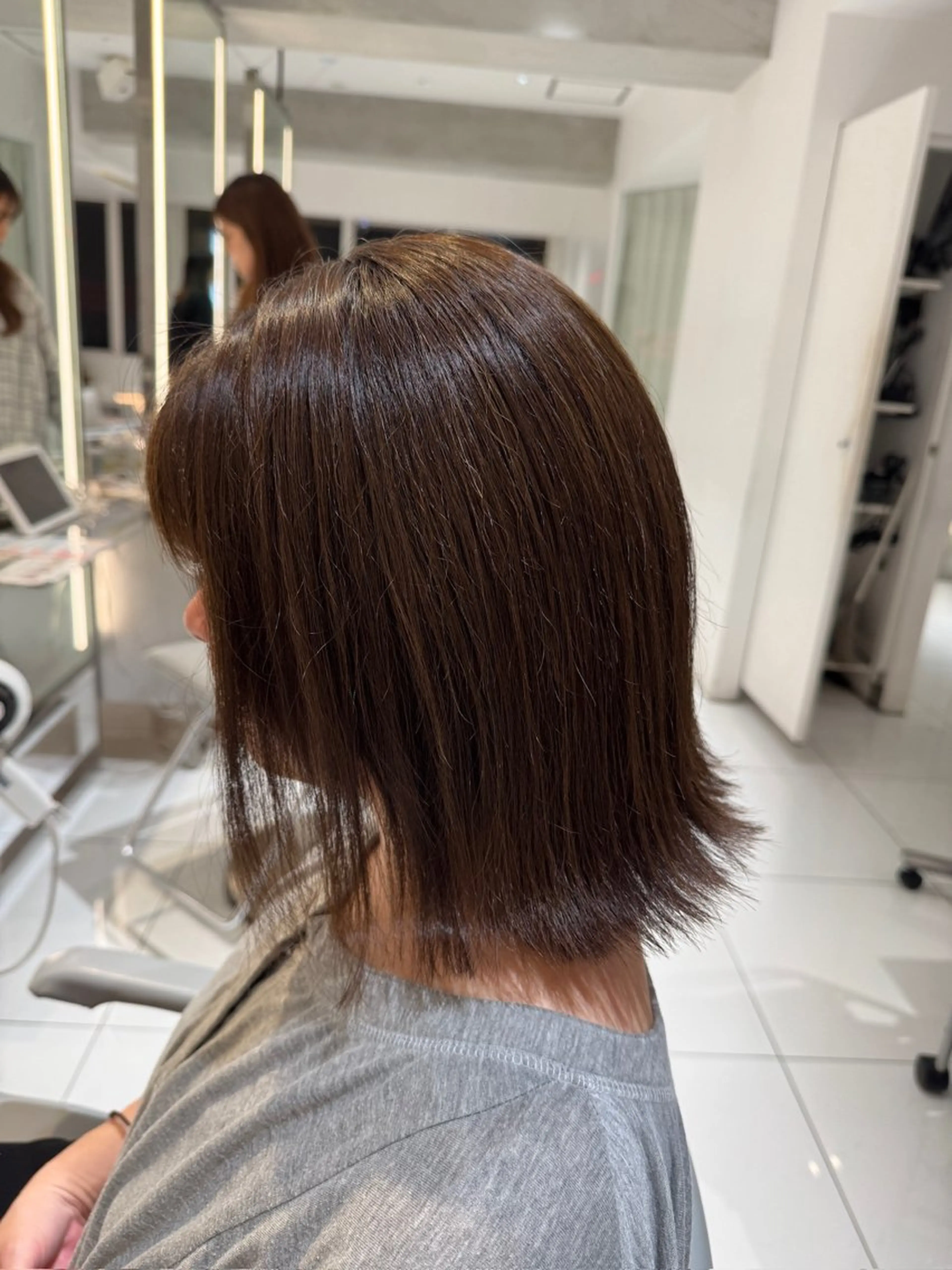 ミディアム ボブ 外ハネヘア カット み うのヘアスタイル