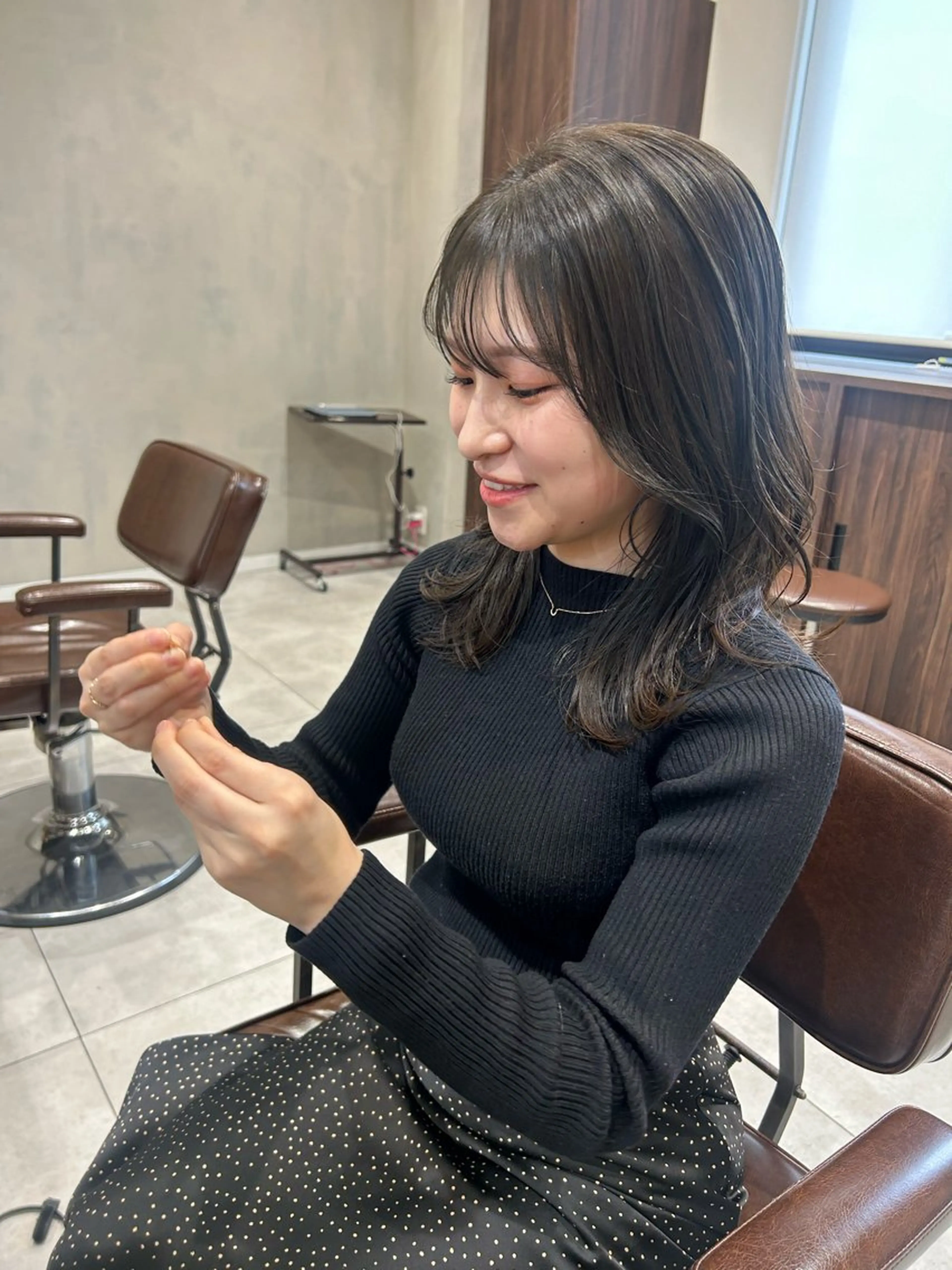 ミディアム カラー ブリーチ 透明感カラー ブリーチなしカラー カット ヘアカラー オリーブベージュ/ ブリーチなし透明感のヘアスタイル