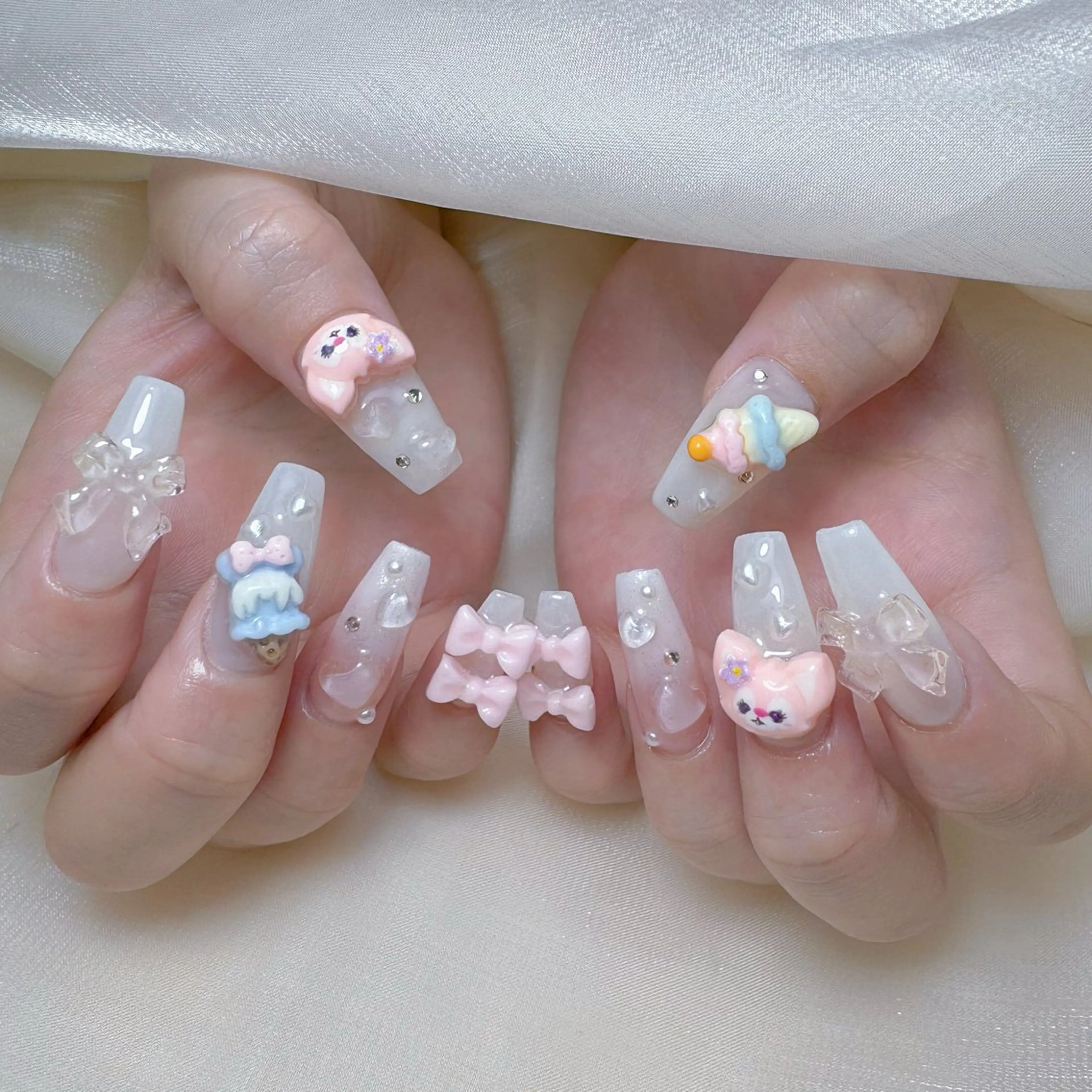 ネイル オーロラネイル フレンチネイル ハート キラキラネイル 韓国ネイル ハンドネイル Melody Nail所属・Melody  3D/スカルプ専門店のネイルデザイン