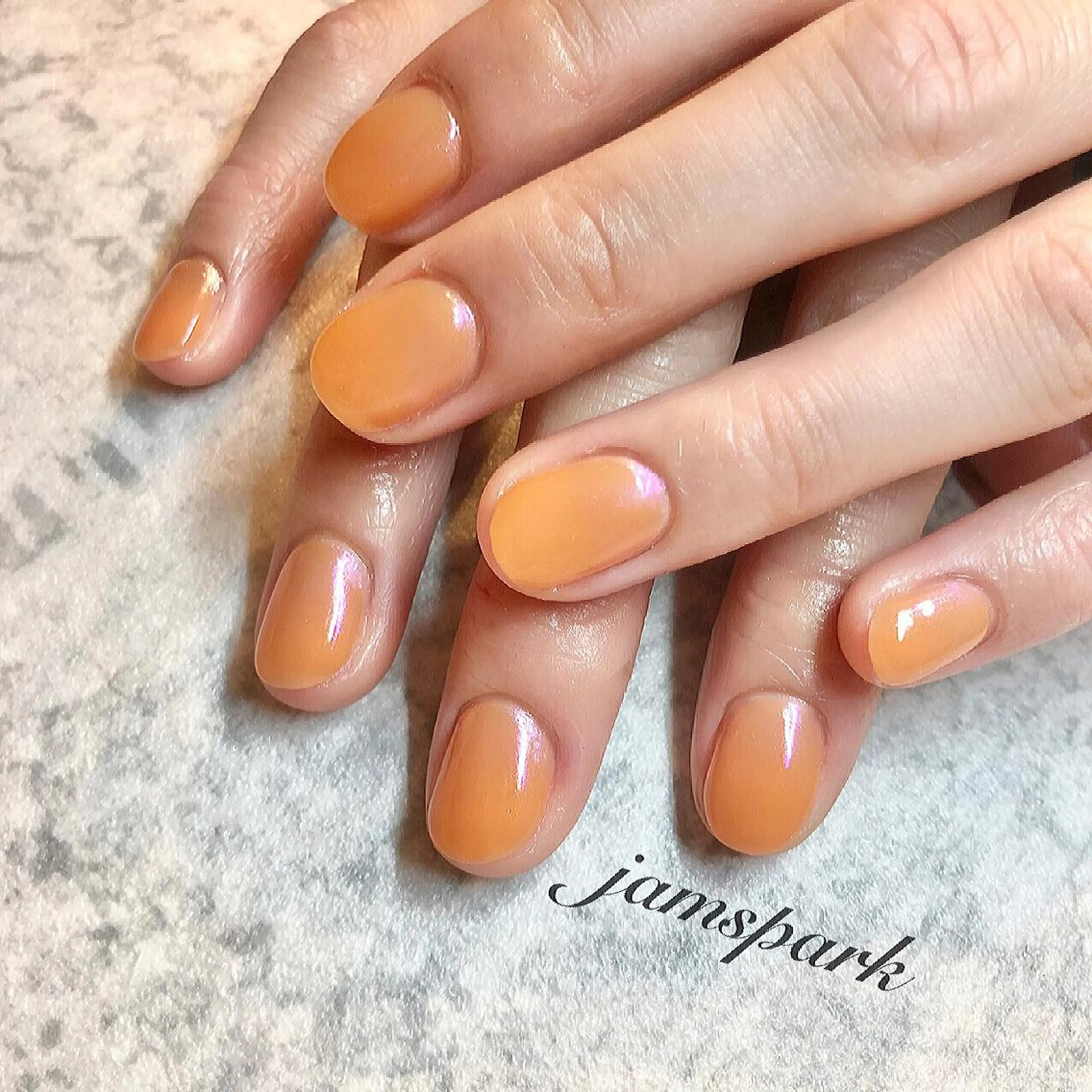 ネイル オーロラネイル ジェルネイル ニュアンスネイル ワンカラーネイル オレンジ ハンドネイル jamspark ✨のネイルデザイン