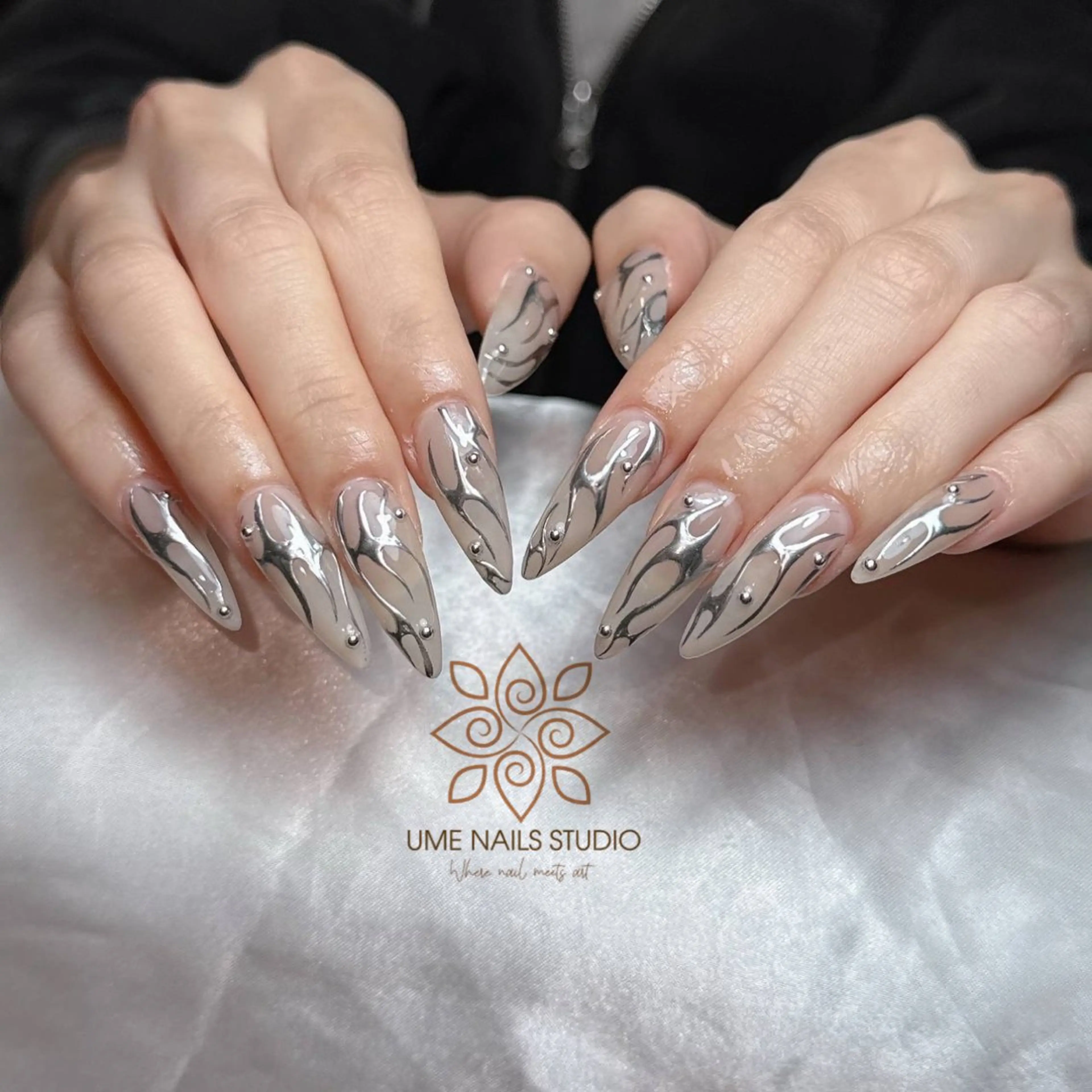 ネイル チークネイル クリアネイル ガーリー キラキラネイル 韓国ネイル ハンドネイル Ume Nail Studioのネイルデザイン