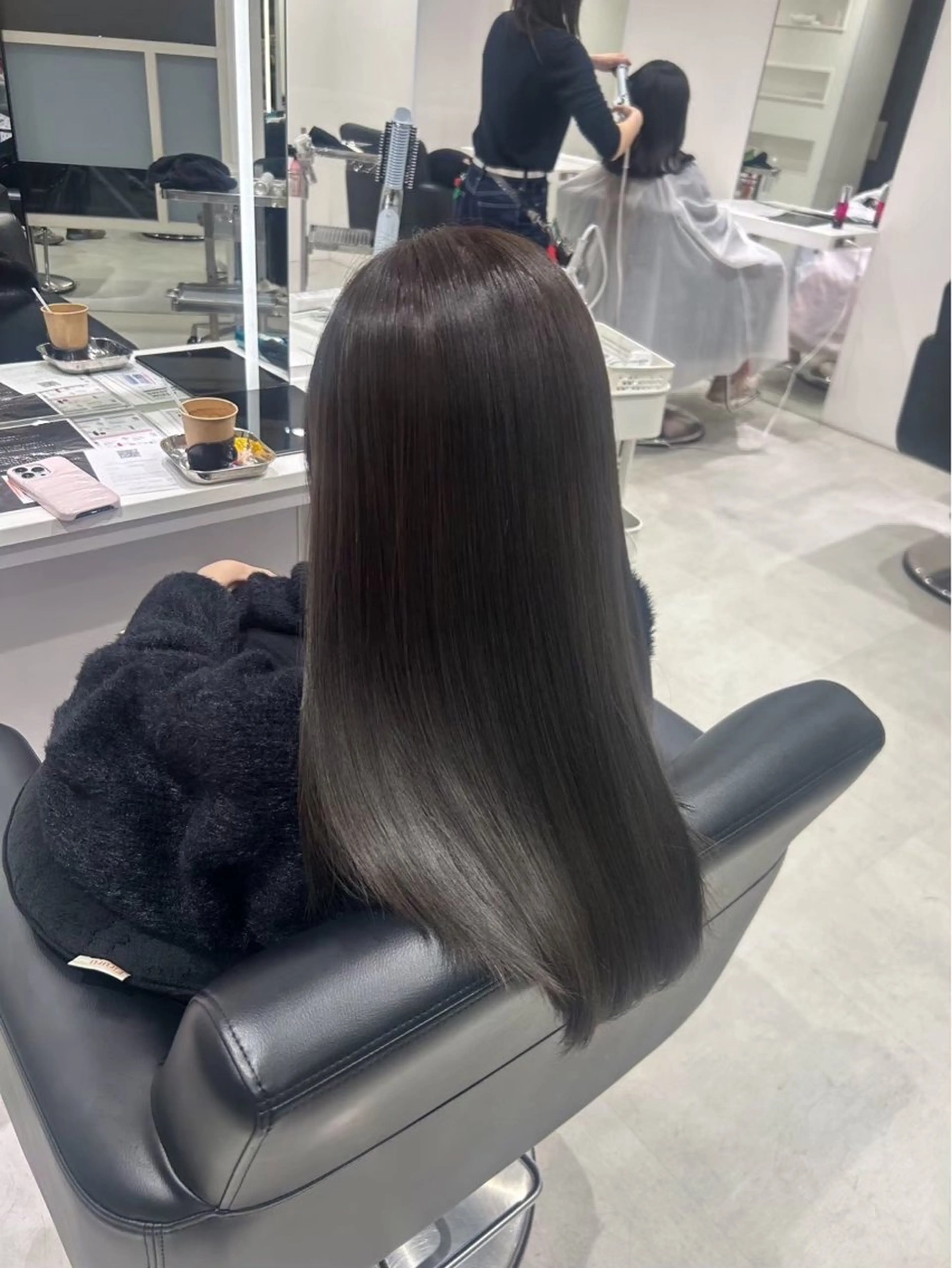ロング パーマ 縮毛矯正 トリートメント ヘッドスパ ヘアセット 🖤:髪質改善/ 透明感カラー/Aoiのヘアスタイル