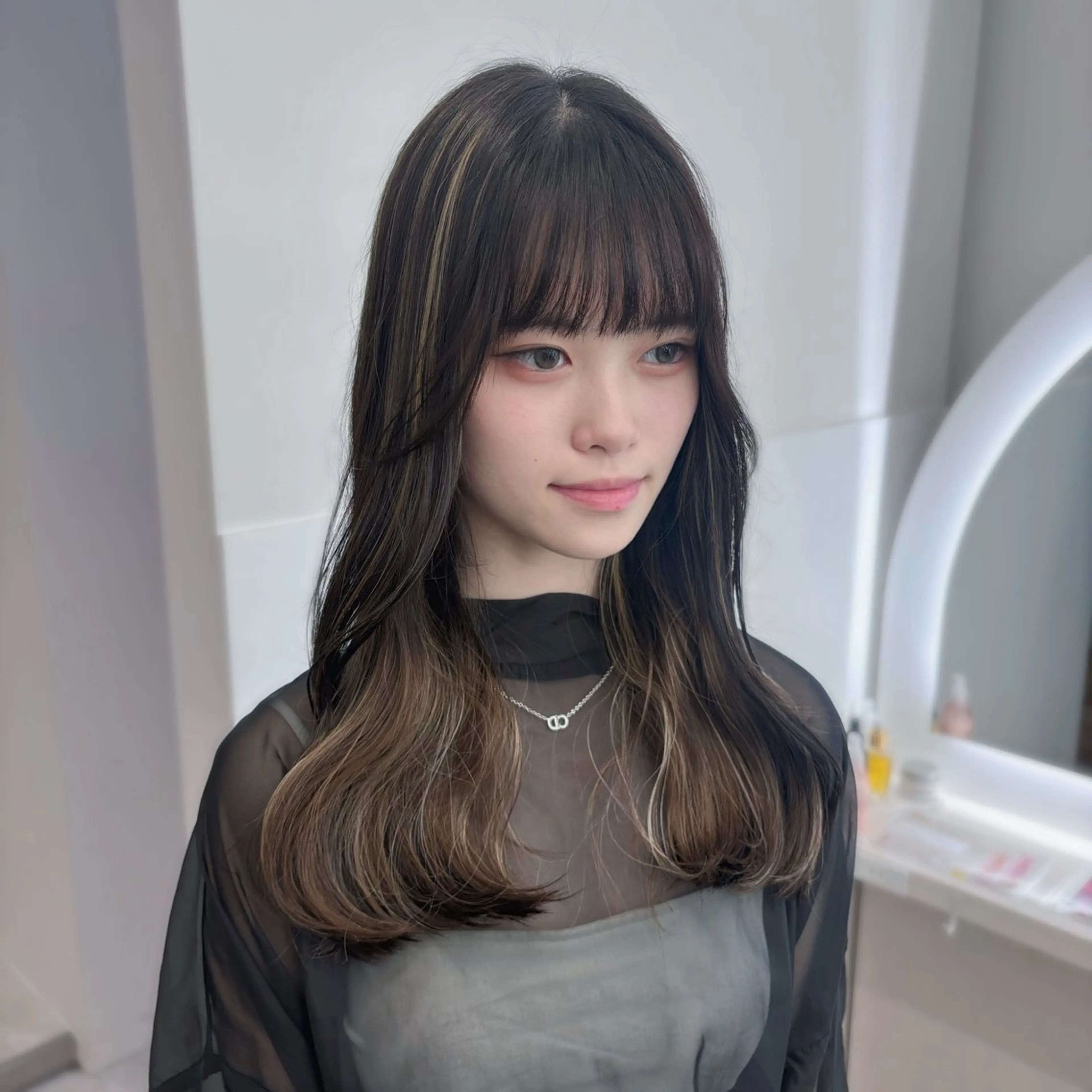セミロング カラー 髪質改善 似合わせカット トリートメント Zina 梅田所属・盛れる顔まわりカット 🩰💕SHIONのヘアスタイル