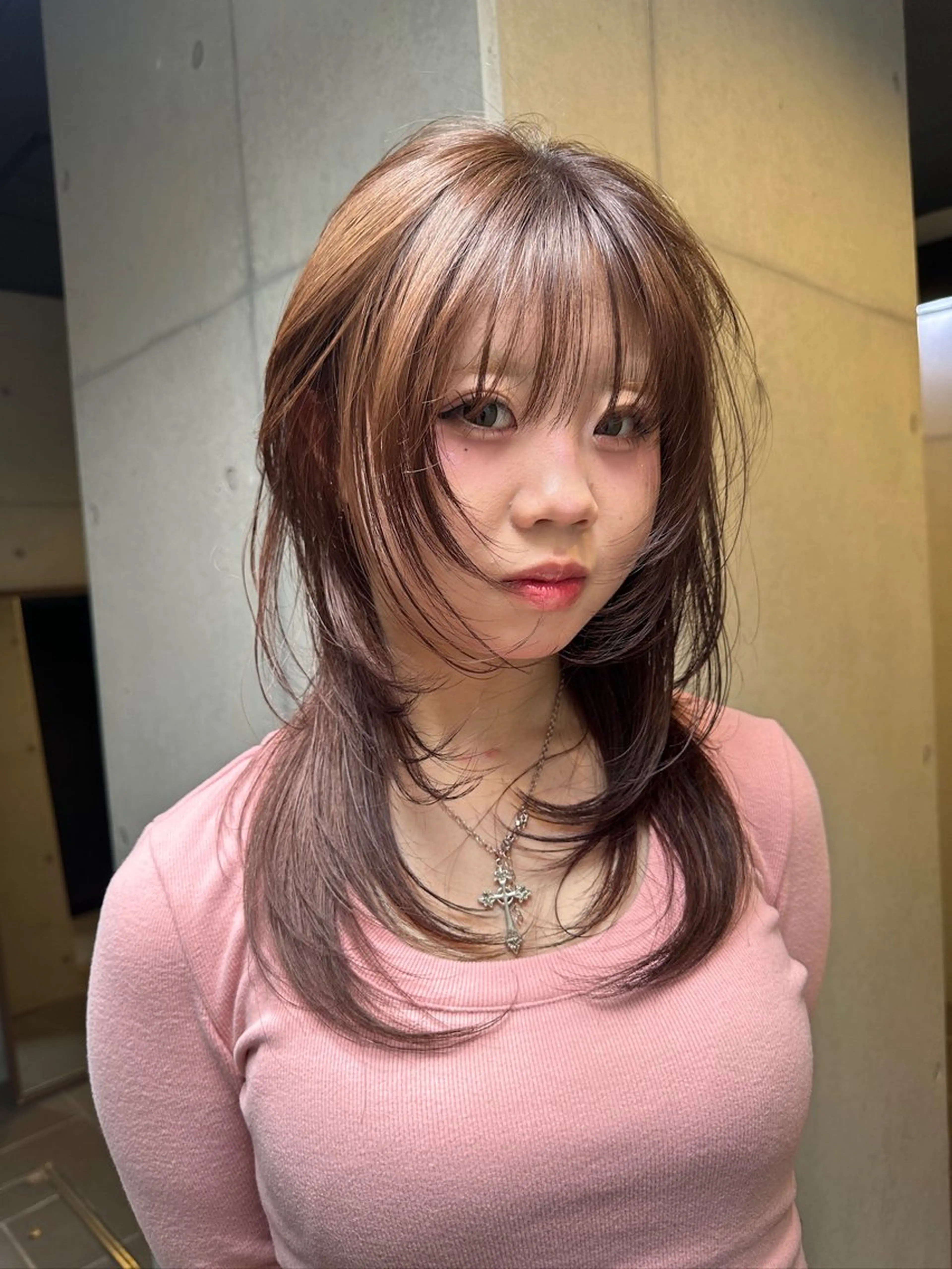 ミディアム カラー 顔まわりレイヤー ハッシュカット レイヤーカット ウルフカット カット ヘアカラー ウルフ/レイヤー🟠 山本祐輔🟠のヘアスタイル
