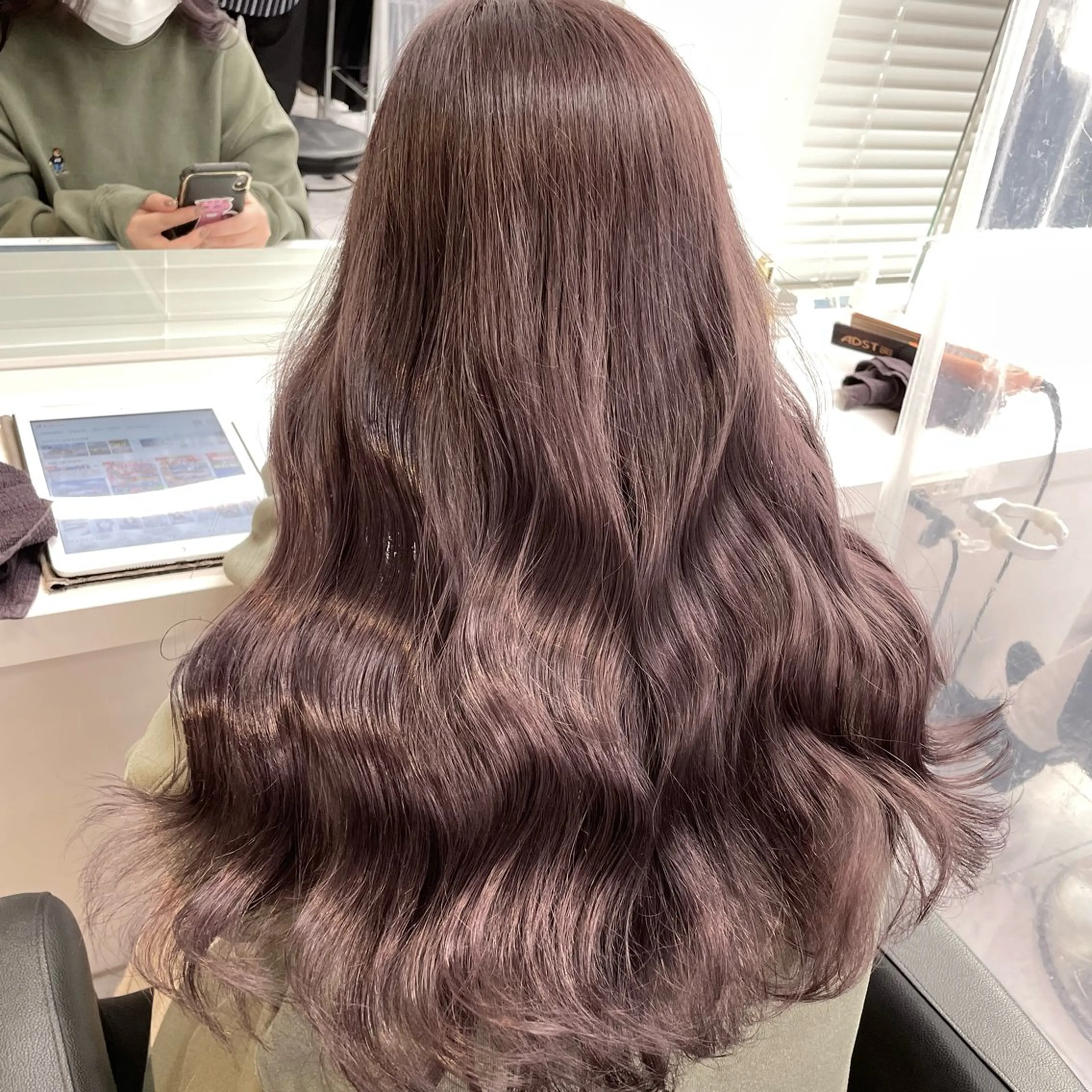 ロング カラー ヘアアレンジ 韓国レイヤー＆ピンク 艶髪🩶maikoのヘアスタイル