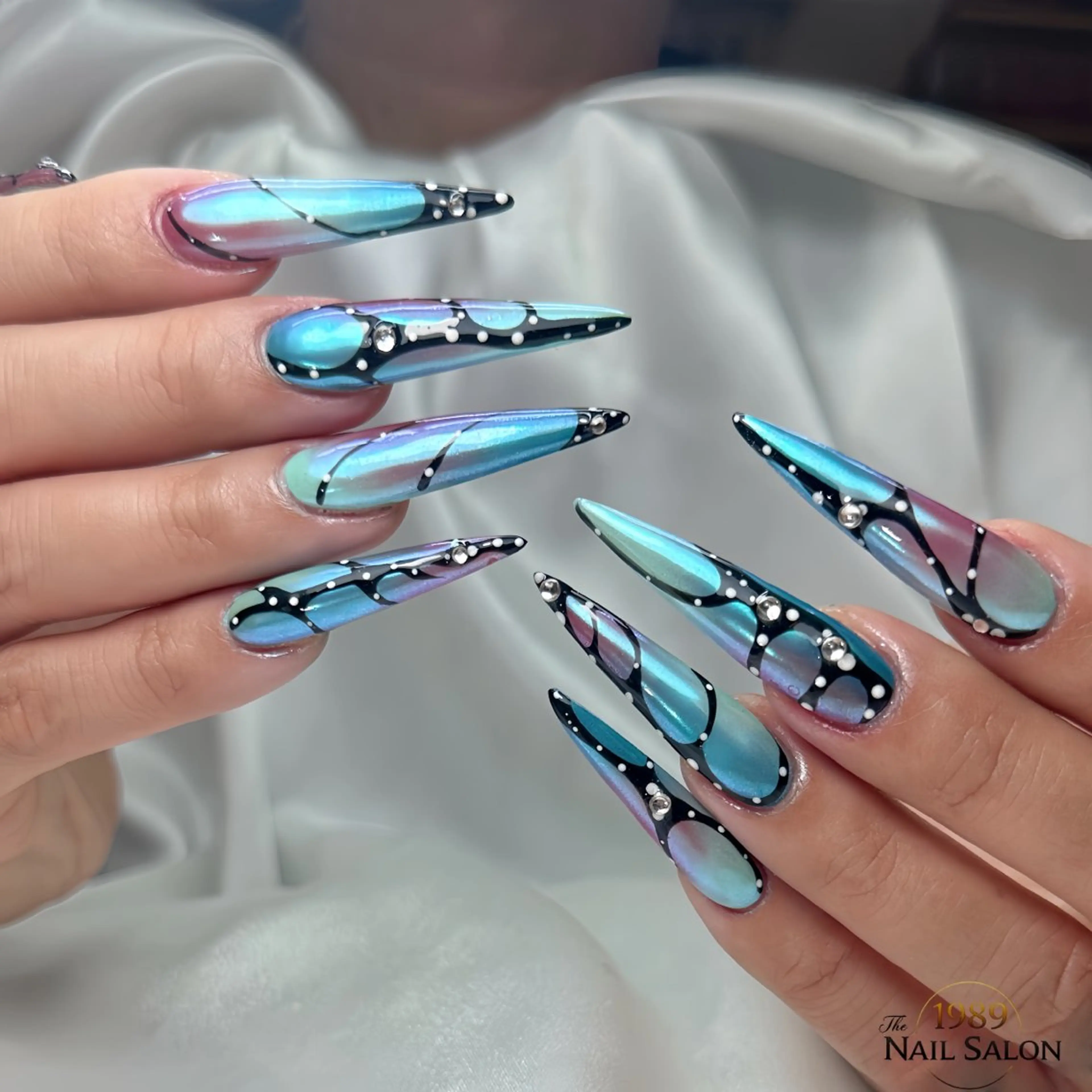 ネイル ロングネイル スーパーロングネイル ハンドネイル The 1989 Nail Salonのネイルデザイン