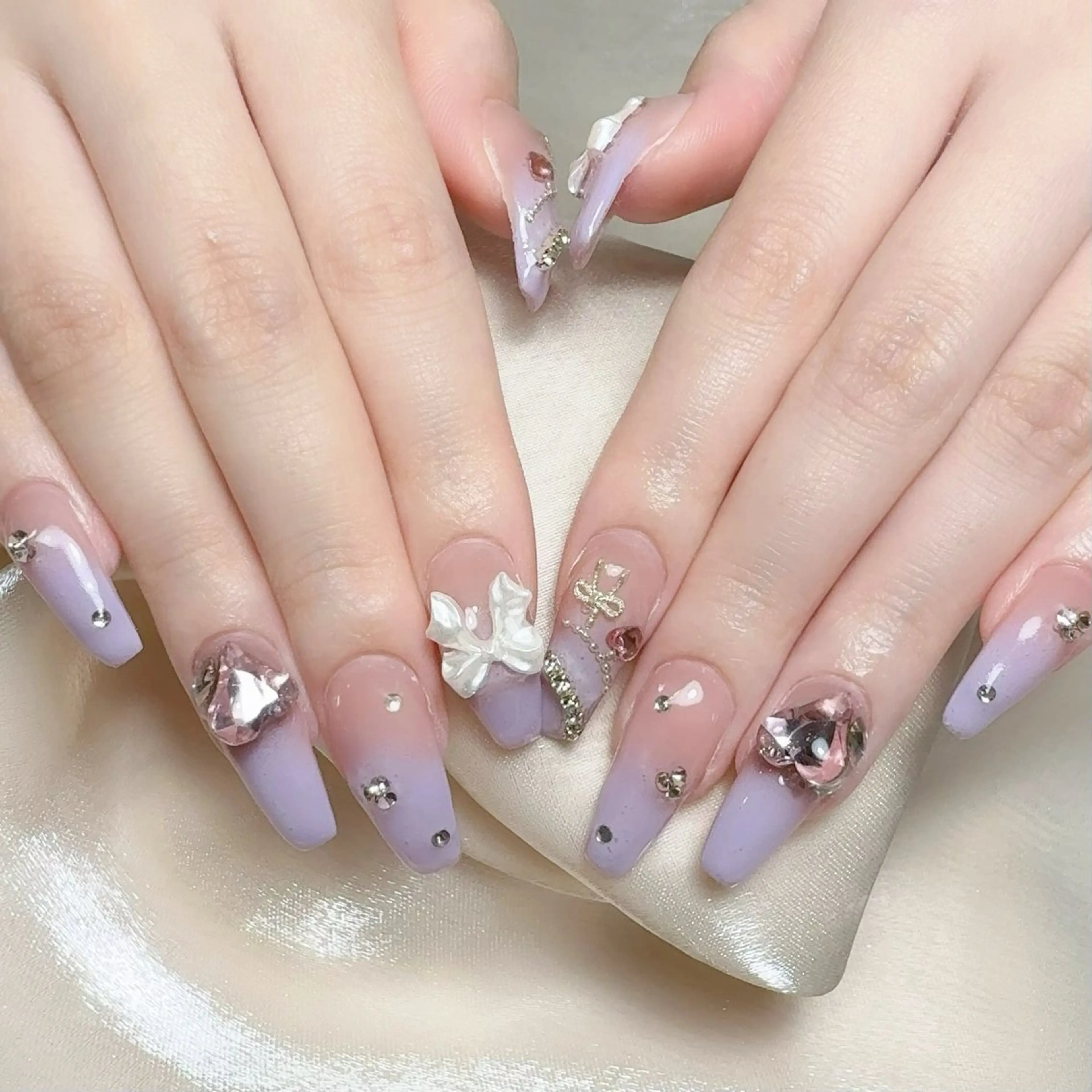 メンズ ネイル メンズ韓国風 アートネイル オーロラネイル ガーリー キラキラネイル ハンドネイル Nail salon 木にいるのネイルデザイン