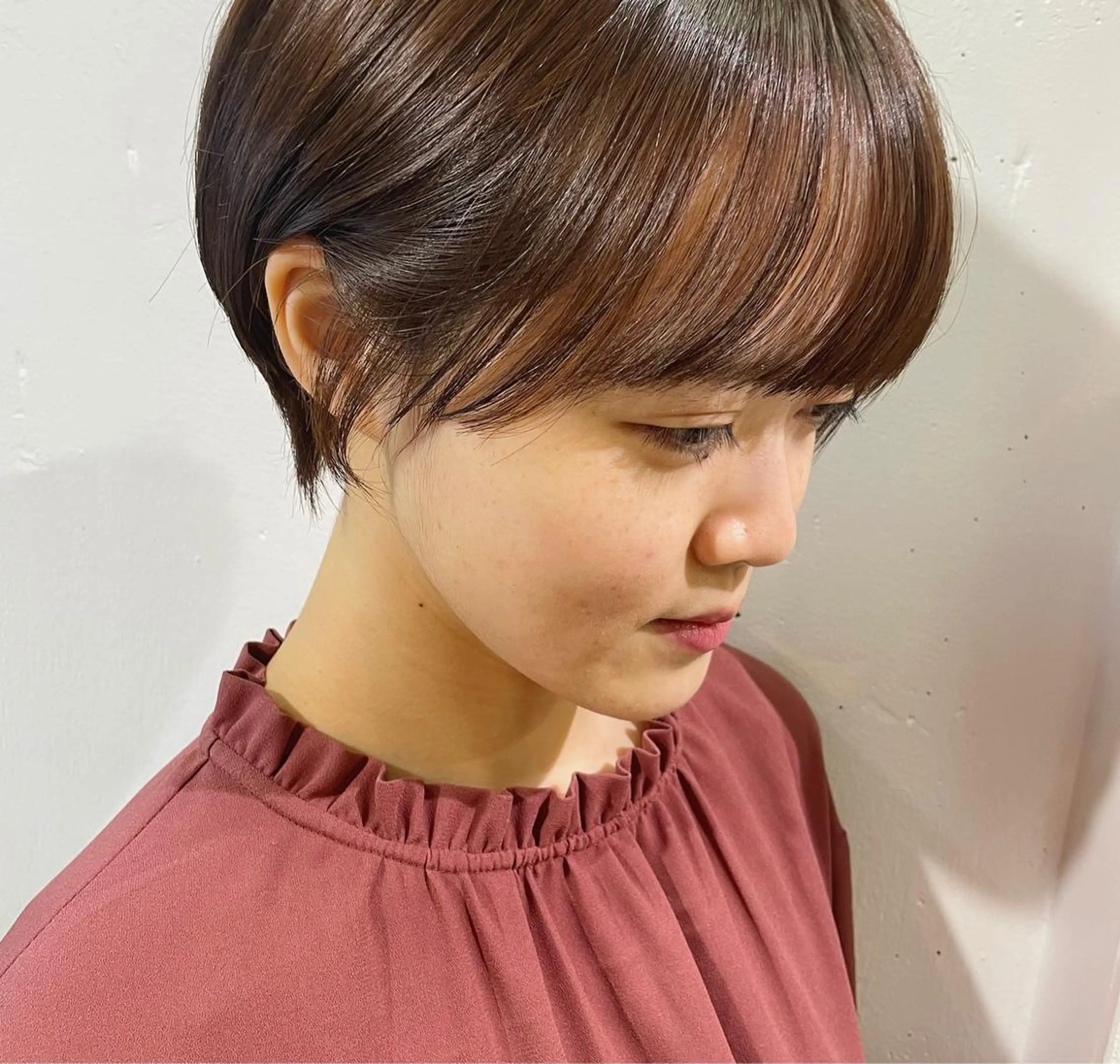 ショート カラー カット ヘアカラー ブリーチなしで透け感 暖色カラーボブaoiのヘアスタイル