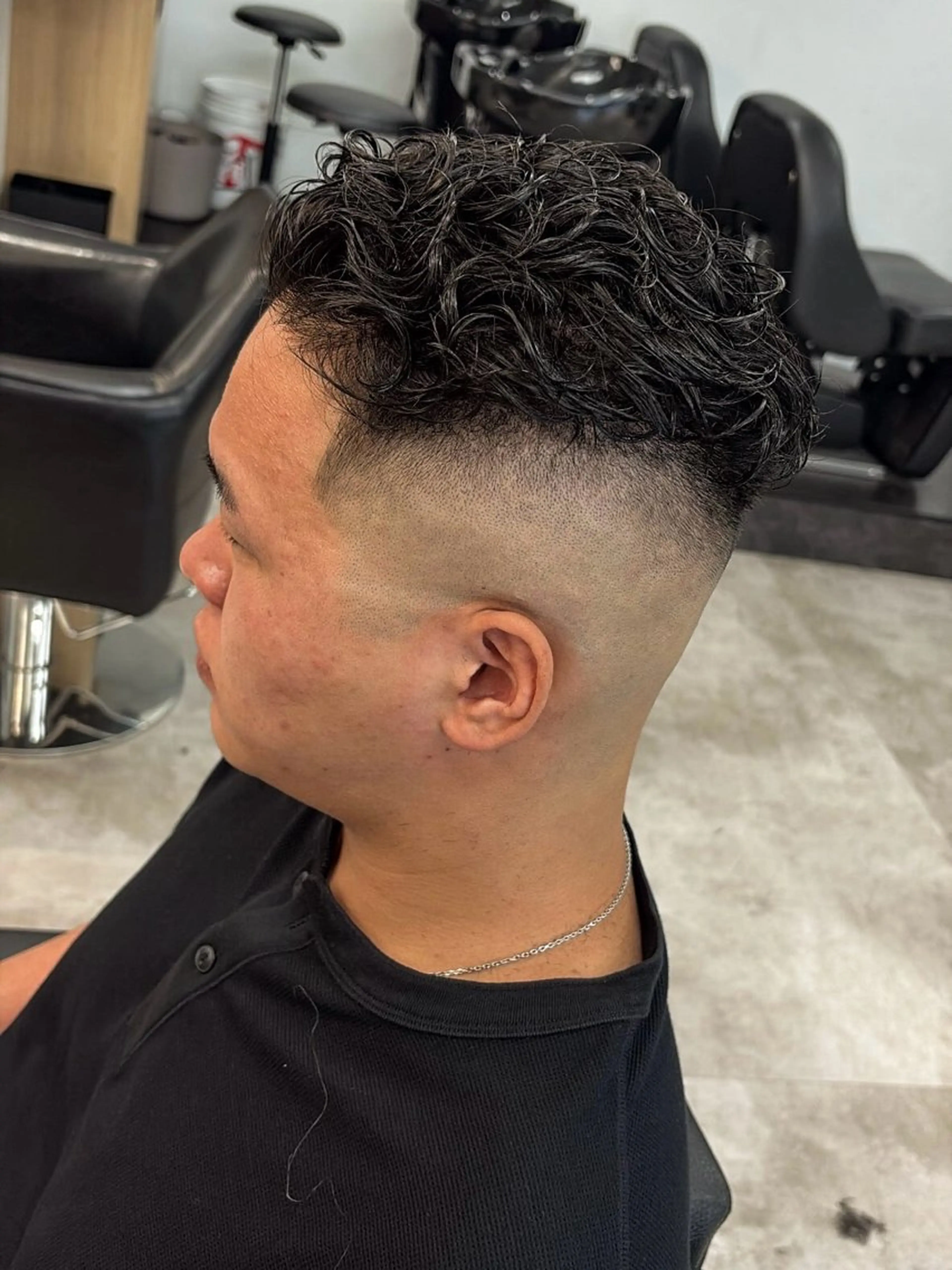 ショート パーマ メンズ カット パーマ INTRO SHIBUYA by Fi-Ne所属・💈メンズフェード 特化DAIYA💈のヘアスタイル