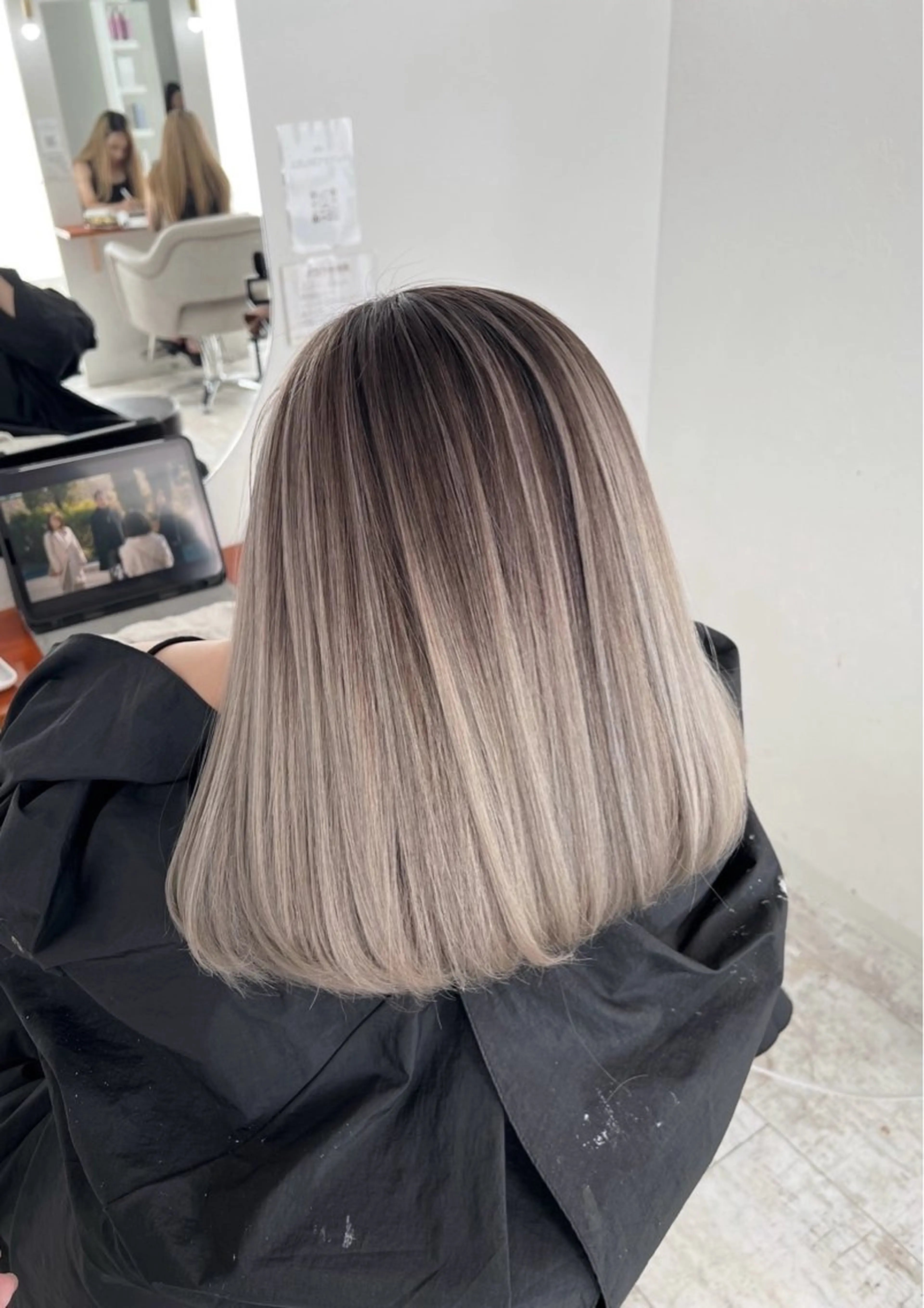 ミディアム カラー バレイヤージュ グレージュ レイヤーカット ヘアカラー トリートメント ate.心斎橋店所属・指名数No.1 /NAOYAのヘアスタイル