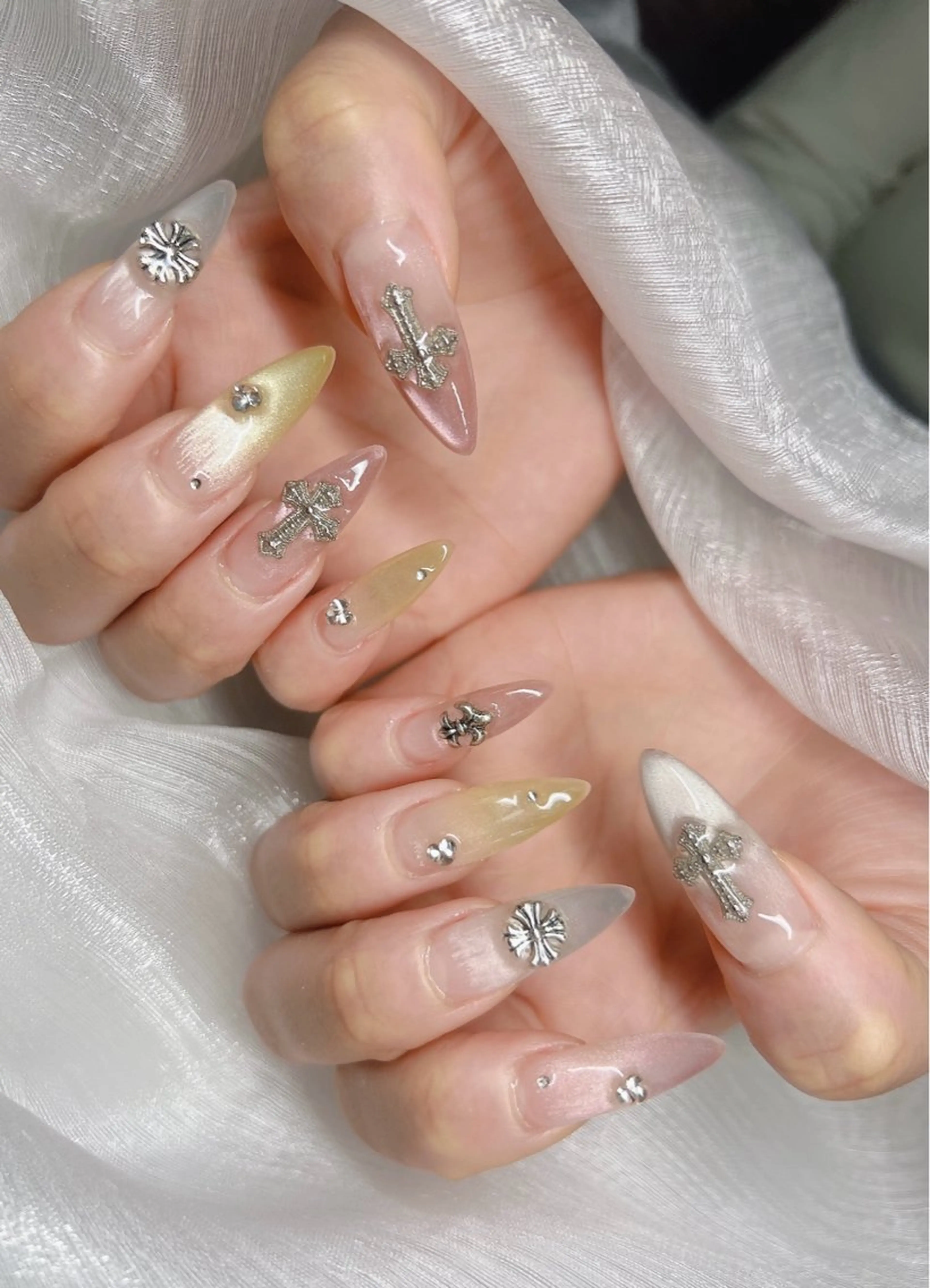 ネイル 長さ出し グラデーション キラキラネイル マグネットネイル ニュアンスネイル ハンドネイル Lee Nails チップ長さだし専門店のネイルデザイン