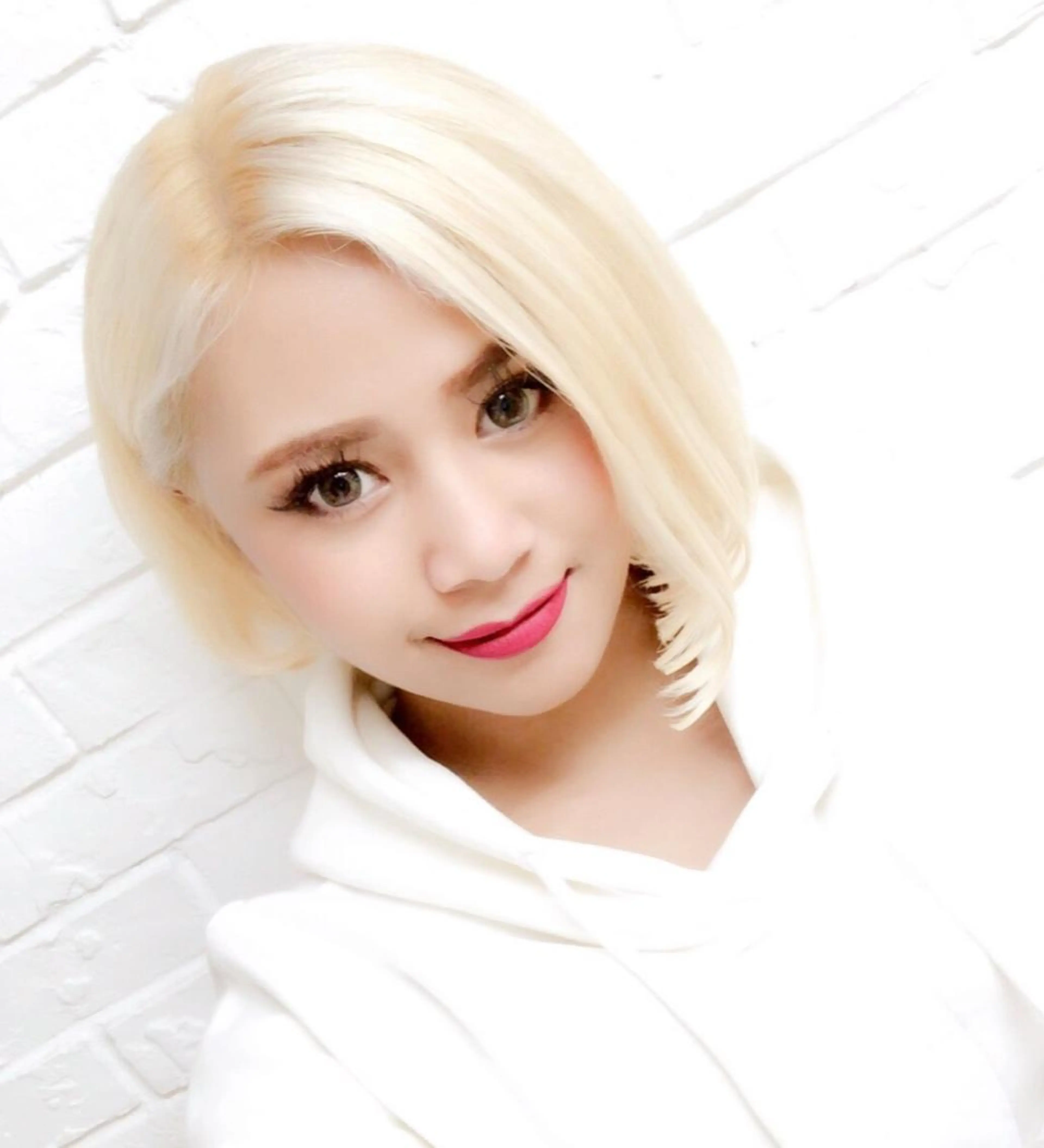 ショート カラー 前下がりボブ シールエクステ ダブルカラー ボブ エクステ カット ヘアカラー トリートメント エクステ エクステリピート率 No.1 菊池　悠介のヘアスタイル