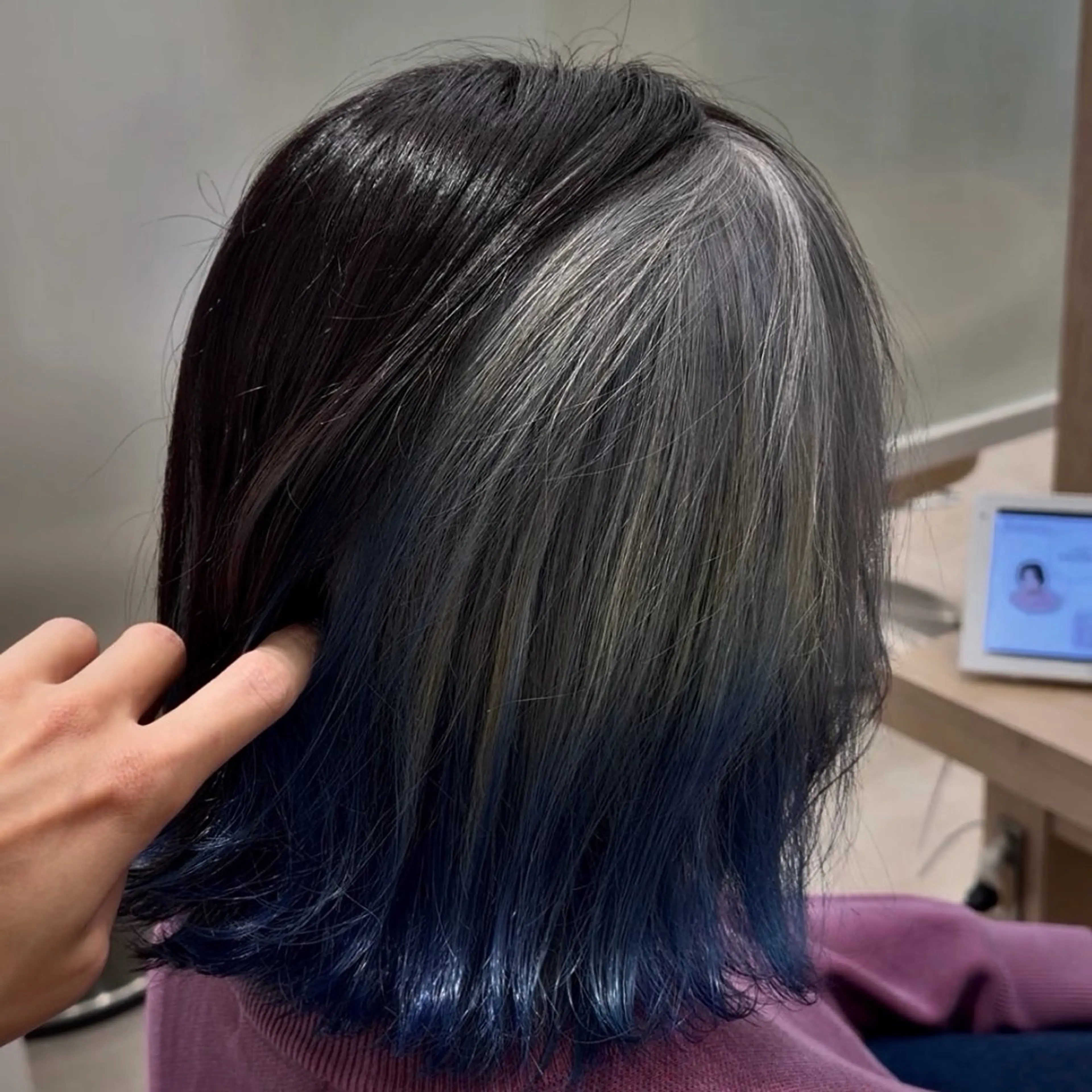 ミディアム カラー ブリーチ ブルーカラー 透明感カラー グラデーションカラー カット ヘアカラー トリートメント EARTH菊名店👾 ひらのすぐるのヘアスタイル