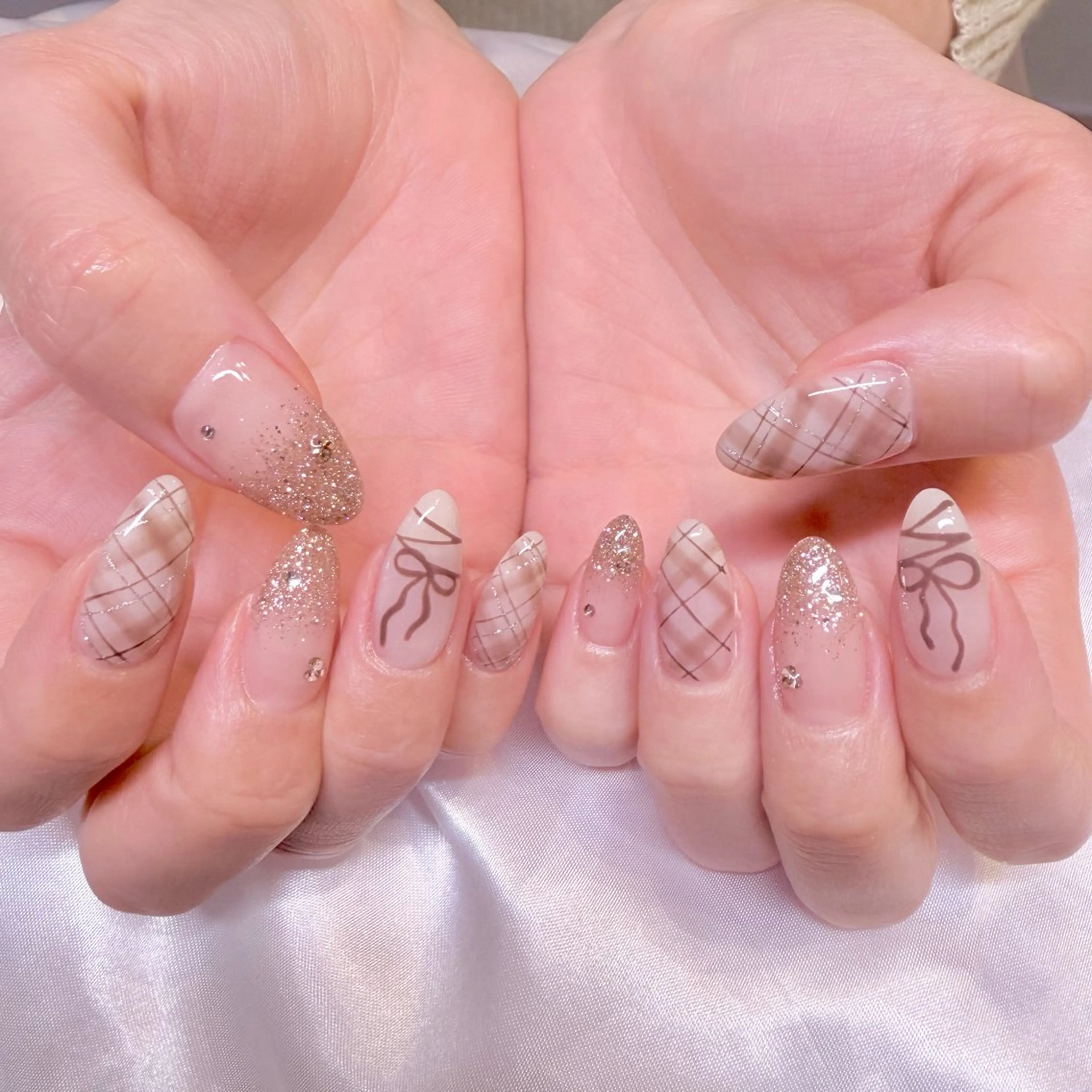 ネイル ガーリー ハンドネイル nail salon e'mu💐のネイルデザイン