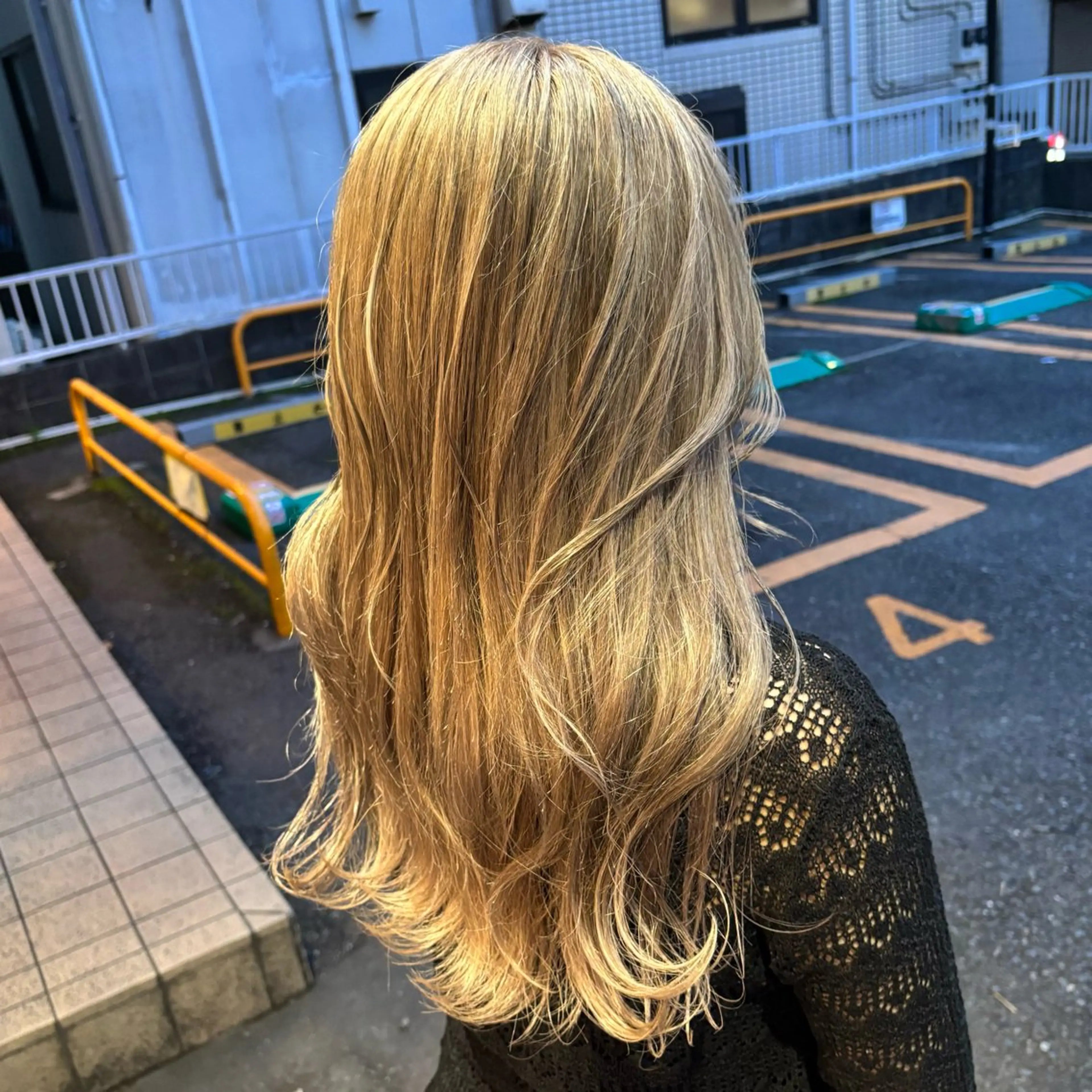 ロング ヘアカラー 🖤🎀ハイトーン/ エク/夕月🎀🖤のヘアスタイル