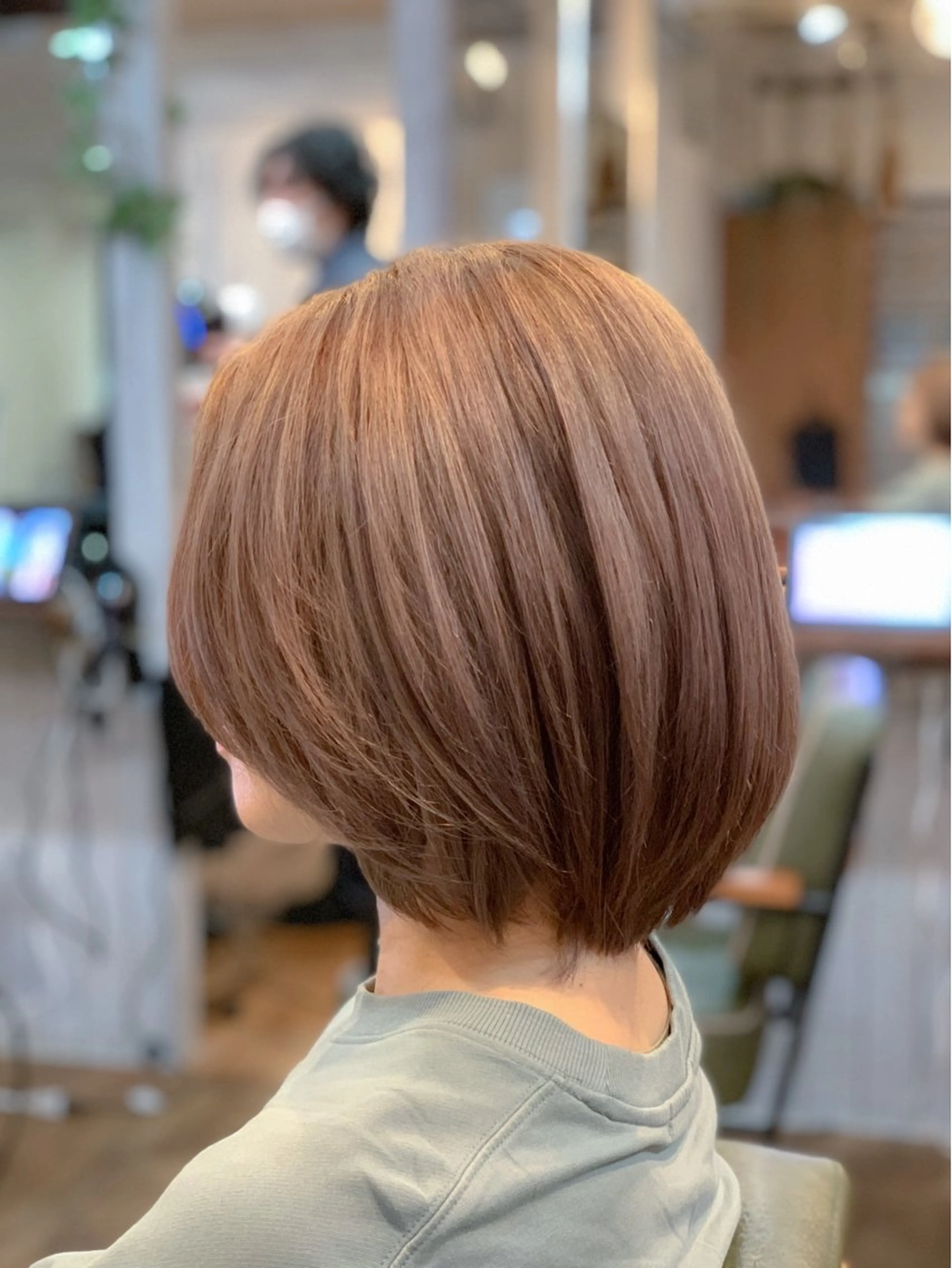 ミディアム カラー ベージュカラー ミルクティーベージュ affect 上大岡所属・《ブリーチカラー / 縮毛矯正》坂本爽のヘアスタイル
