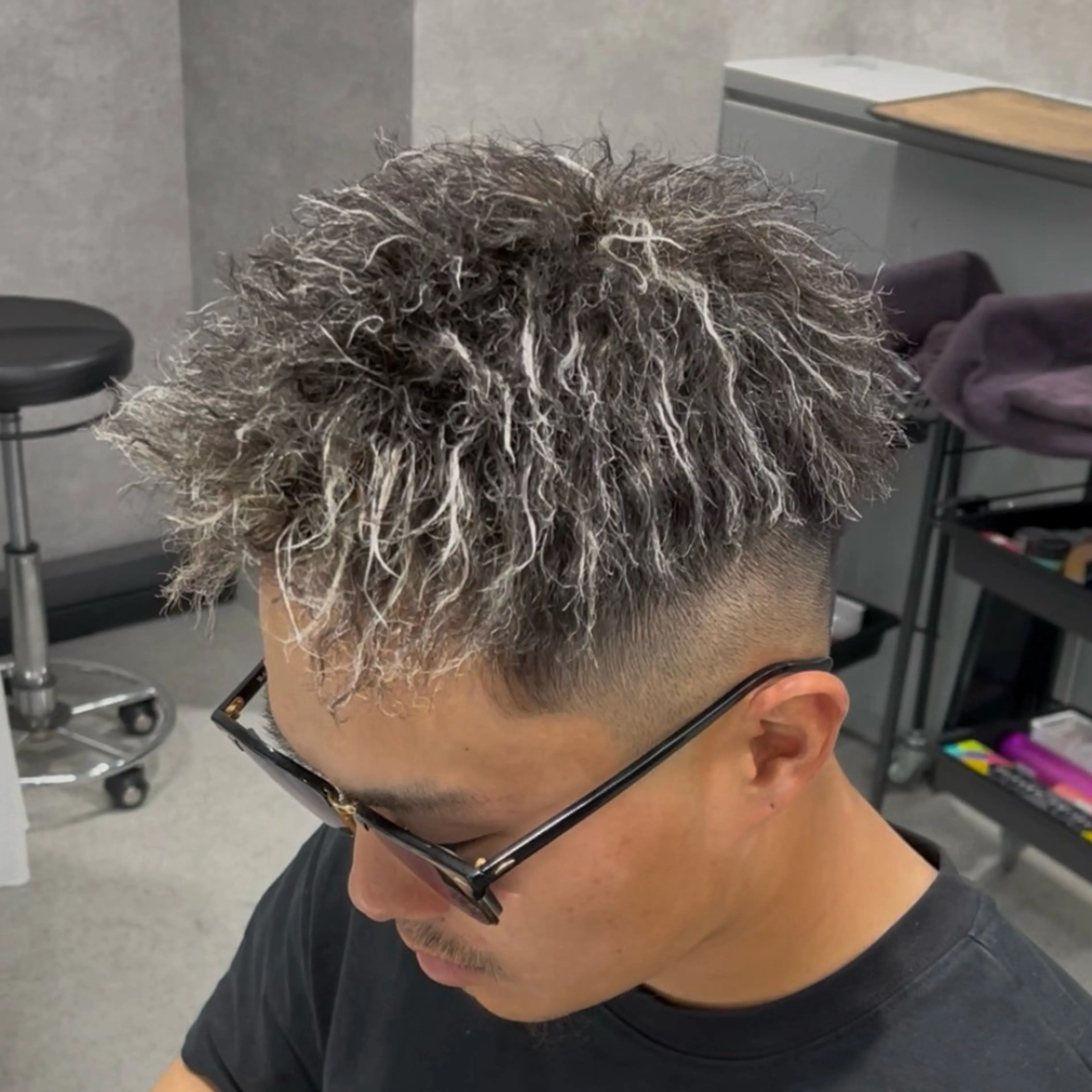 カラー パーマ メンズ カット ヘアカラー パーマ 🔥メンズカット＋パ ーマ🔥菊池一真のヘアスタイル