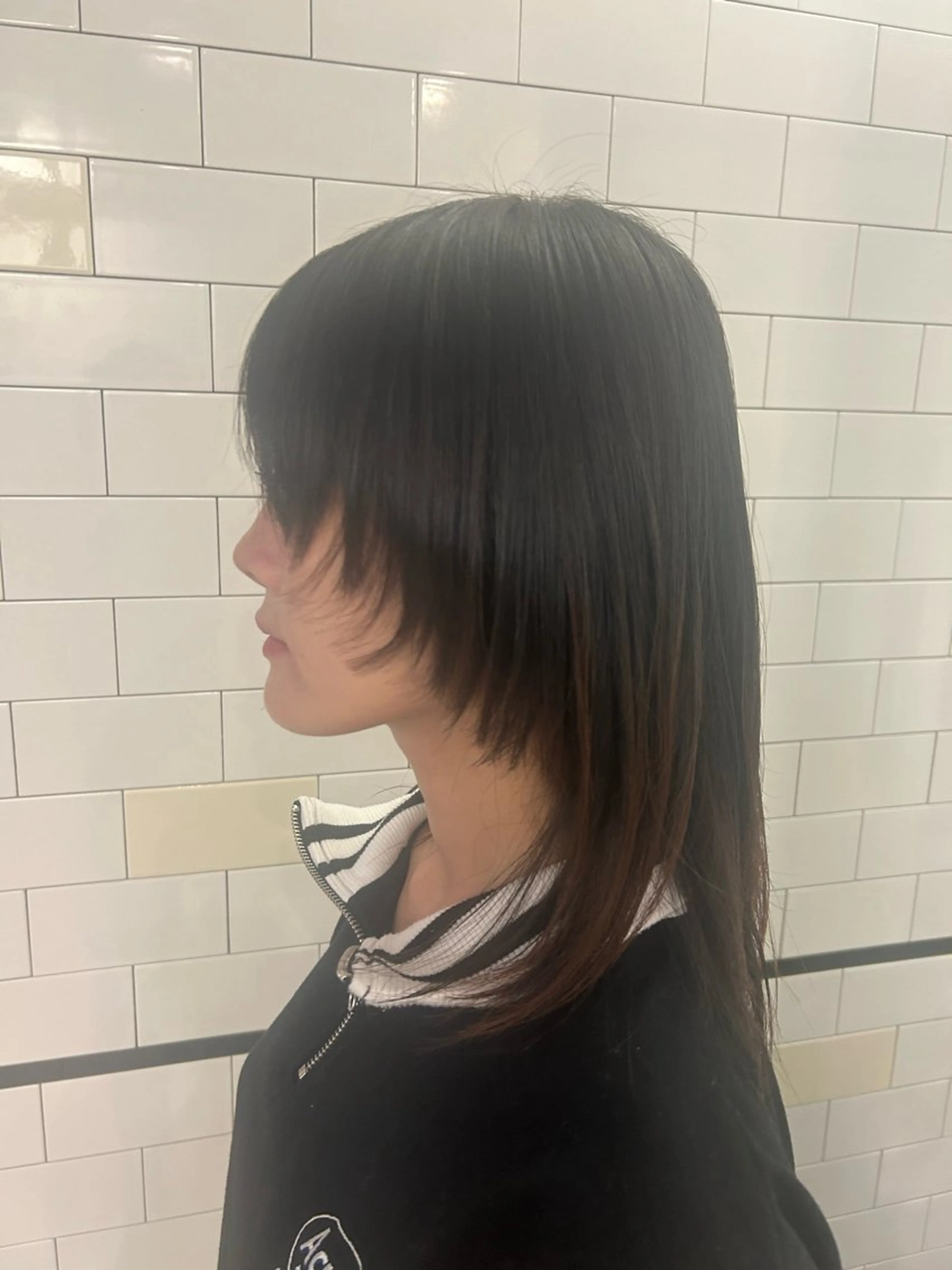 セミロング レイヤーカット ウルフカット ウルフレイヤー IT by ALBUMあいりのヘアスタイル