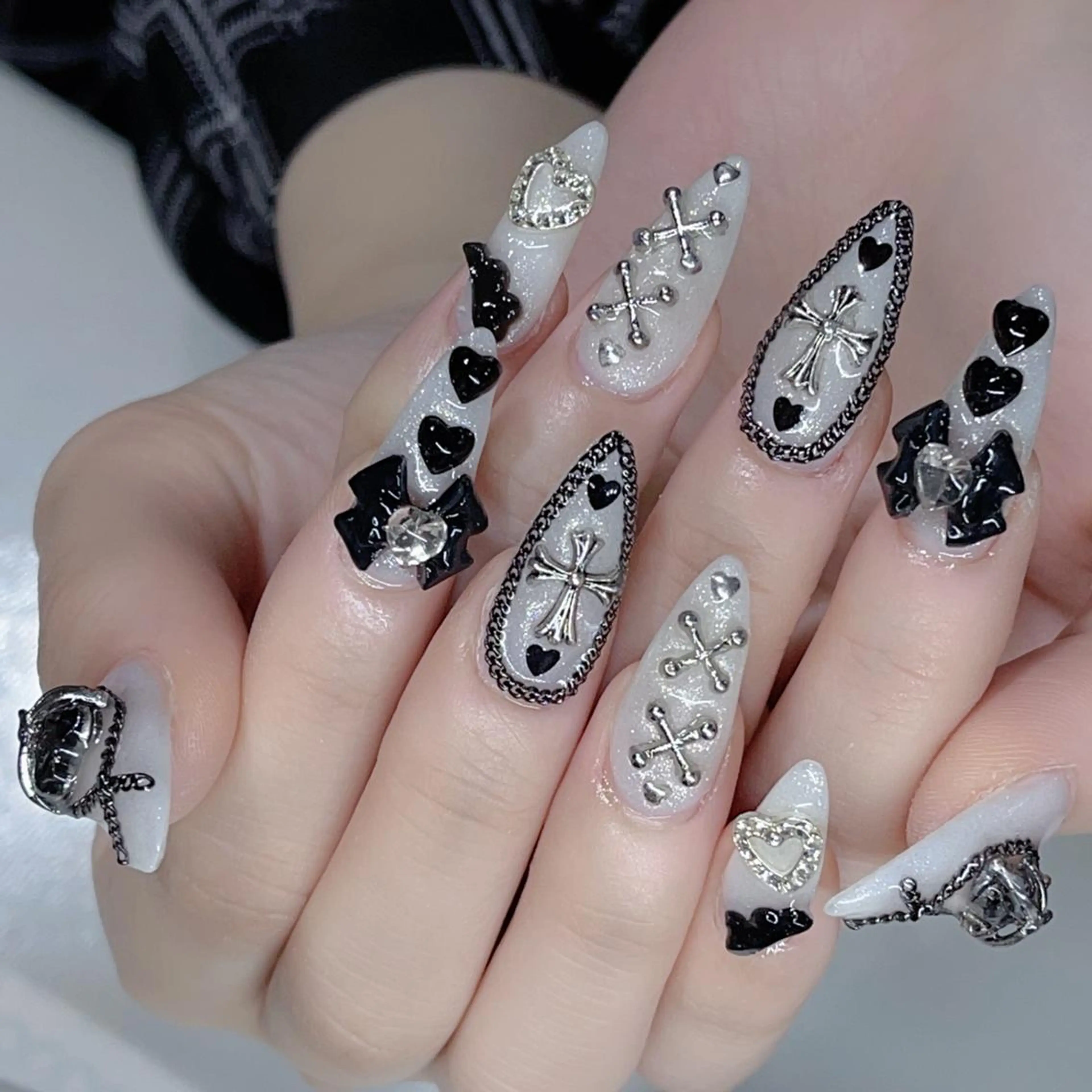ネイル ハンドネイル Queens momoのネイルデザイン