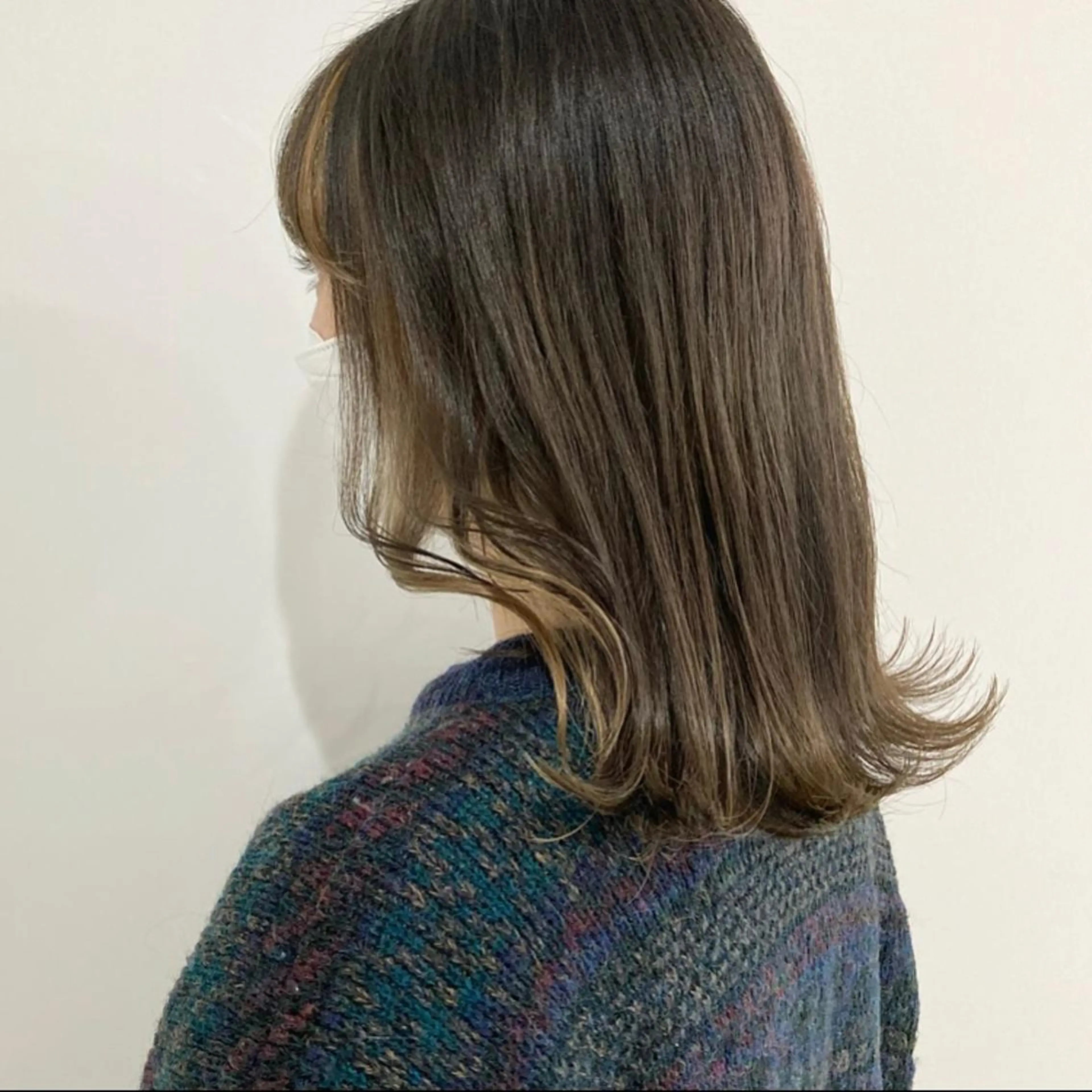 ミディアム カラー アイブロウ ダブルカラー イヤリングカラー 眉カラー お洒落パーマ/ 艶カラー/michiのヘアスタイル