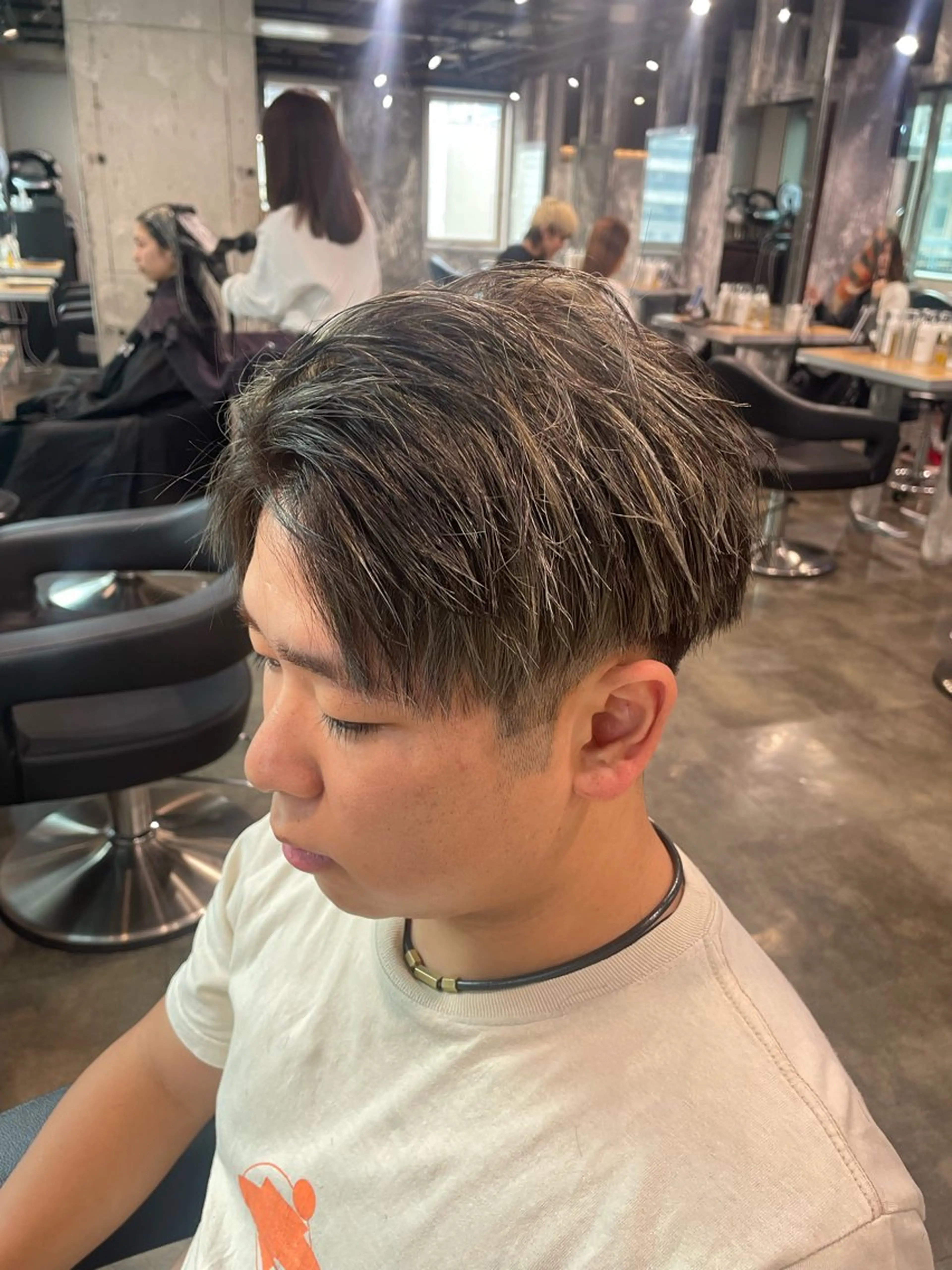 メンズ メンズハイライト カット ヘアカラー メンズ特化美容師 💠チナツのヘアスタイル