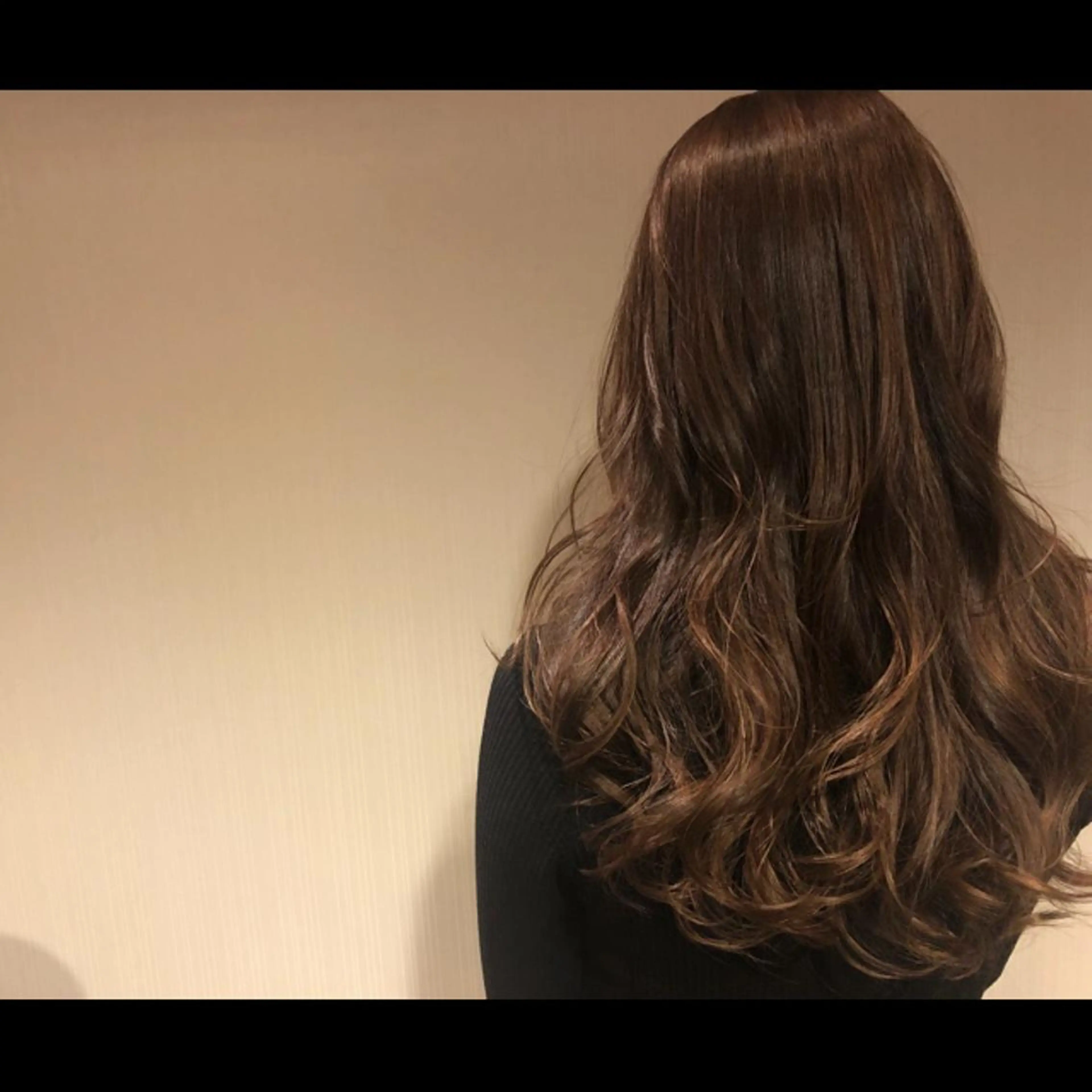セミロング カラー パーマ ヘアアレンジ アッシュ アッシュブラウン ブラウンカラー グラデーションカラー トリートメント moku所属・【mokuオーナー】 すずきちはるのヘアスタイル