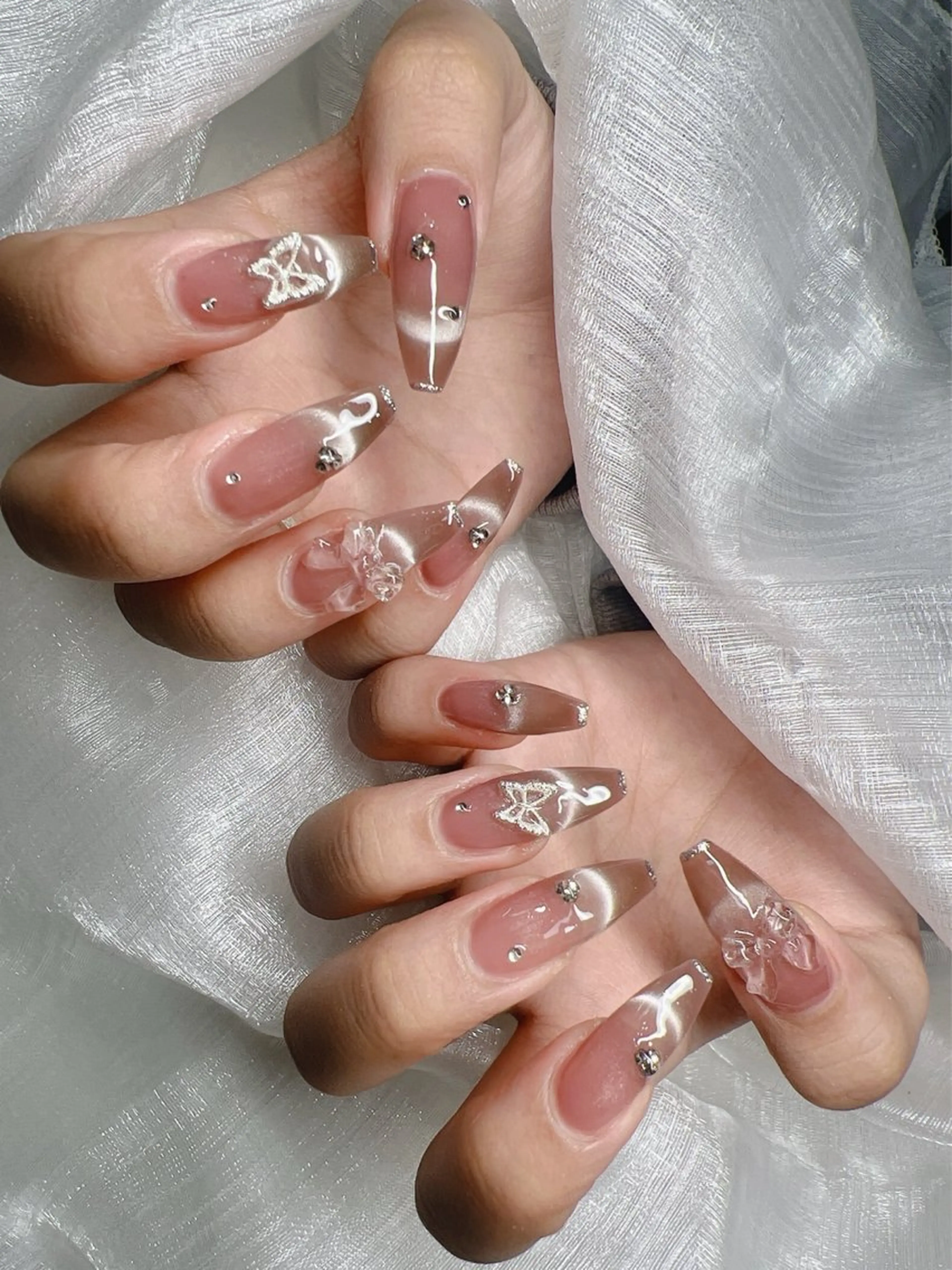 ネイル 長さ出し グラデーション 卒業式 キラキラネイル マグネットネイル ハンドネイル Lee Nails チップ長さだし専門店のネイルデザイン