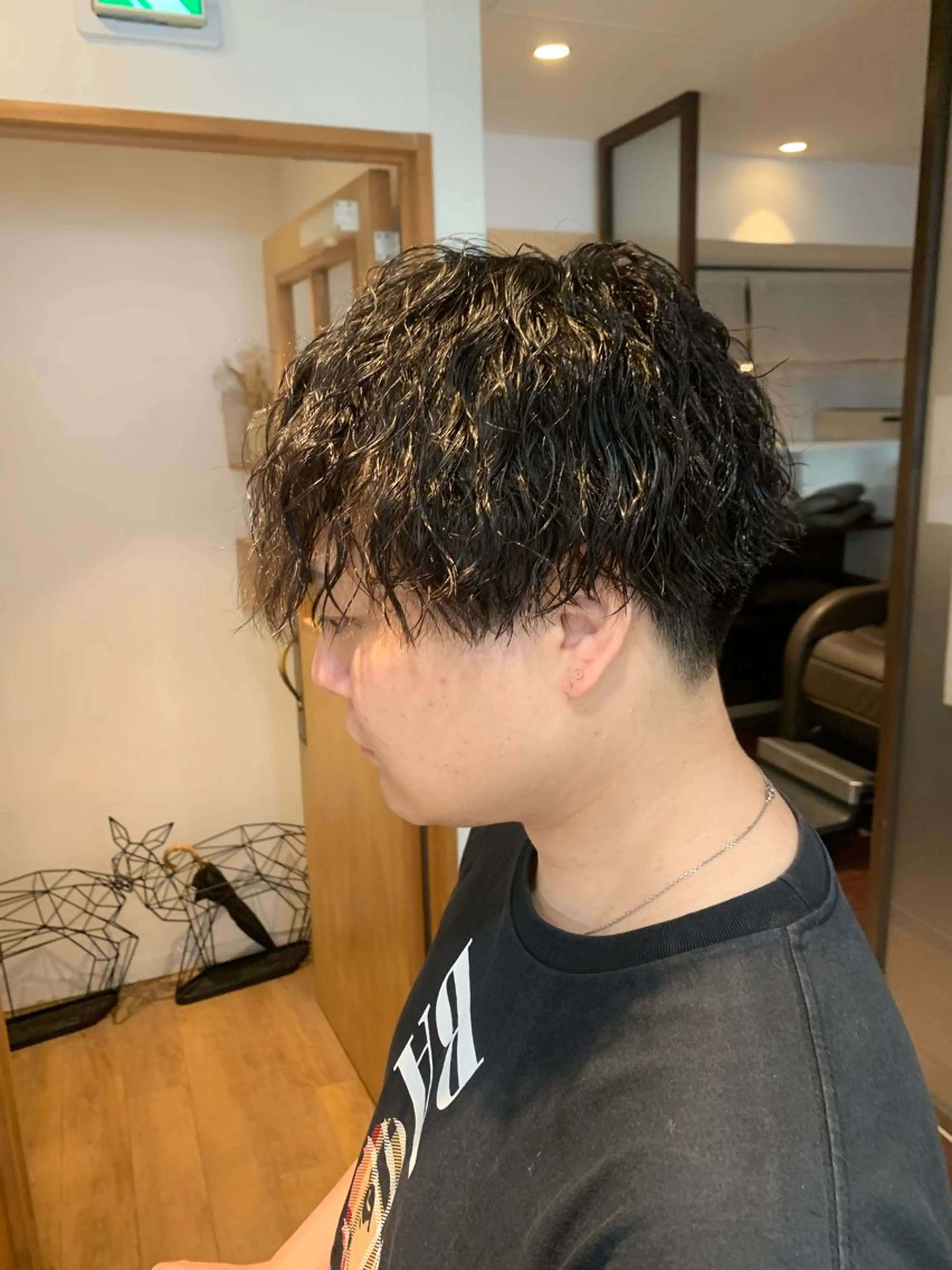 ショート パーマ メンズ メンズパーマ ツイストスパイラルパーマ スパイラルパーマ 庄司 沙羅のヘアスタイル