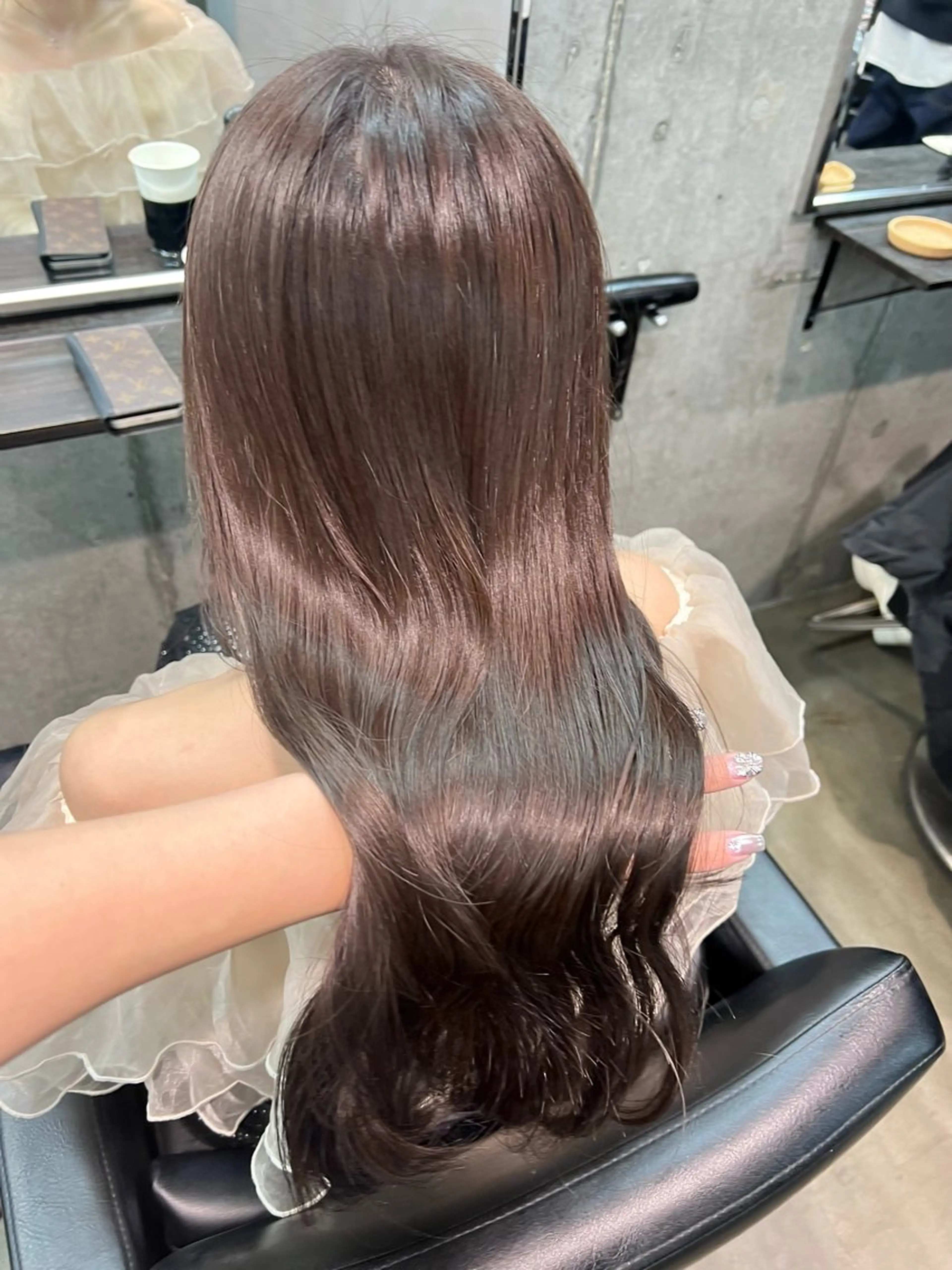 ロング カラー アッシュ アッシュグレー アッシュグレージュ ブリーチ 透明感カラー ヘアカラー トリートメント 透明感カラー ✨ 韓国艶髪💗菅原のヘアスタイル
