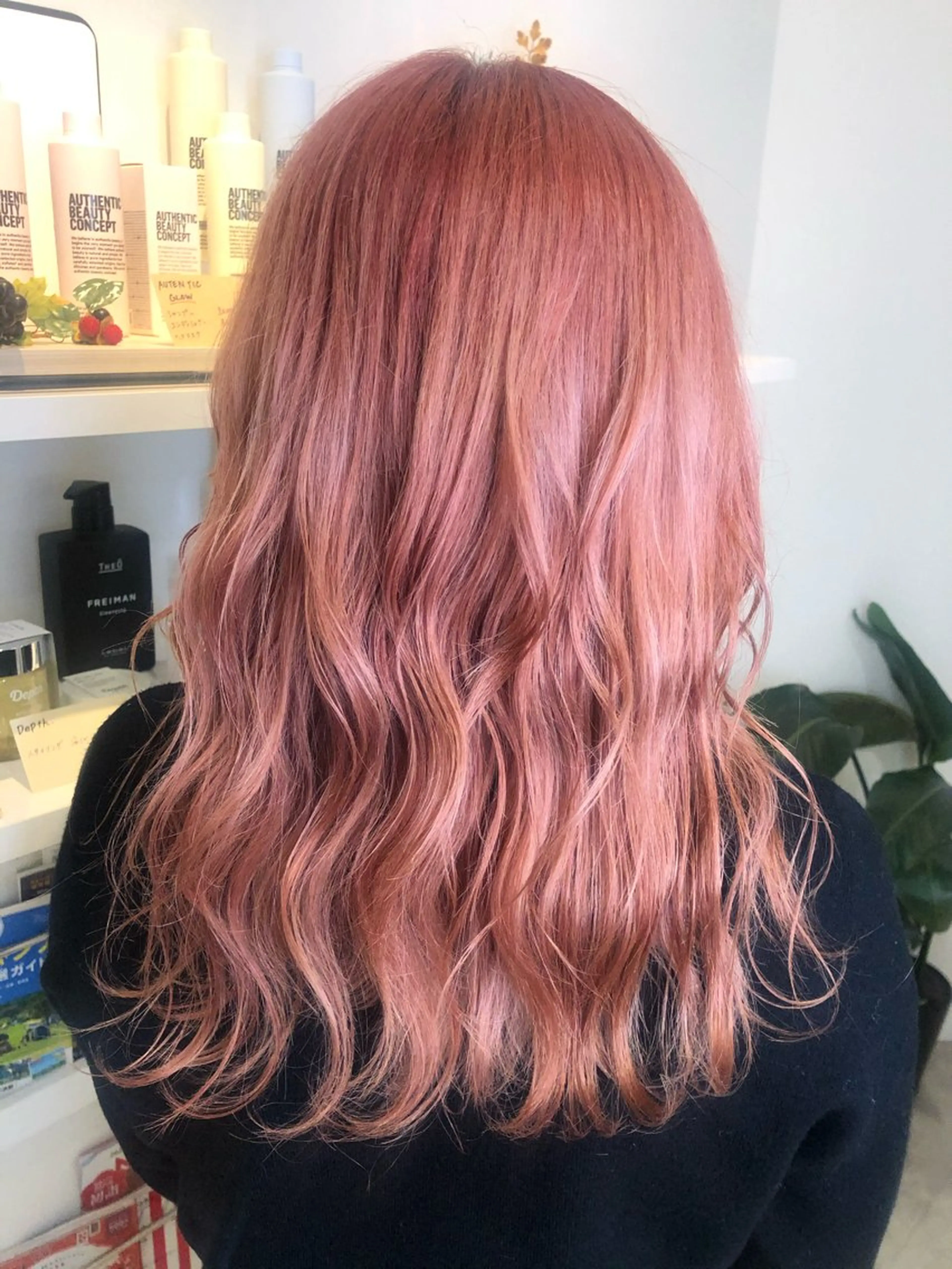 ロング カラー ヘアカラー 興梠 莉桜のヘアスタイル