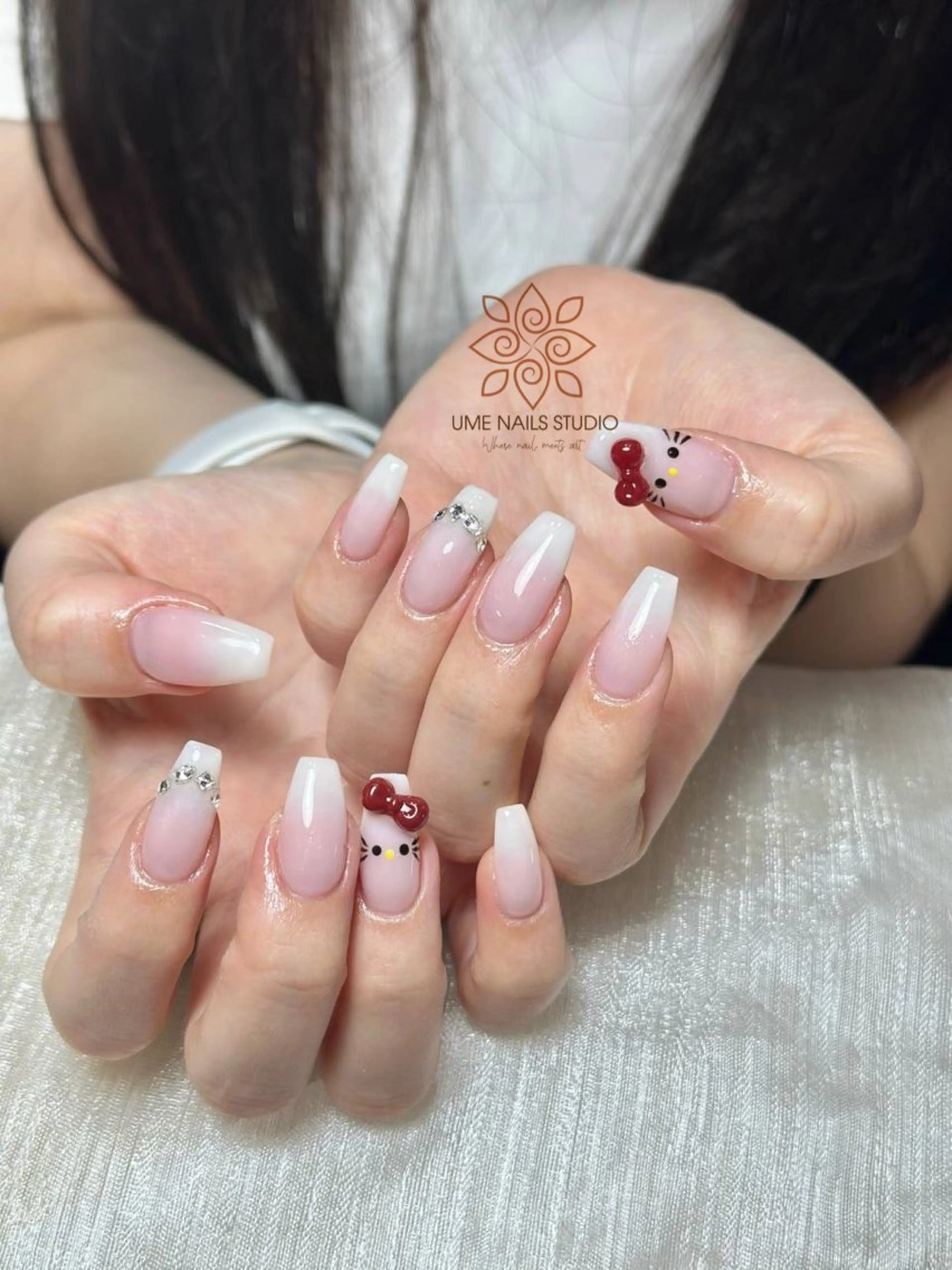 ネイル チークネイル クリアネイル ガーリー キラキラネイル 韓国ネイル ハンドネイル Ume Nail Studioのネイルデザイン