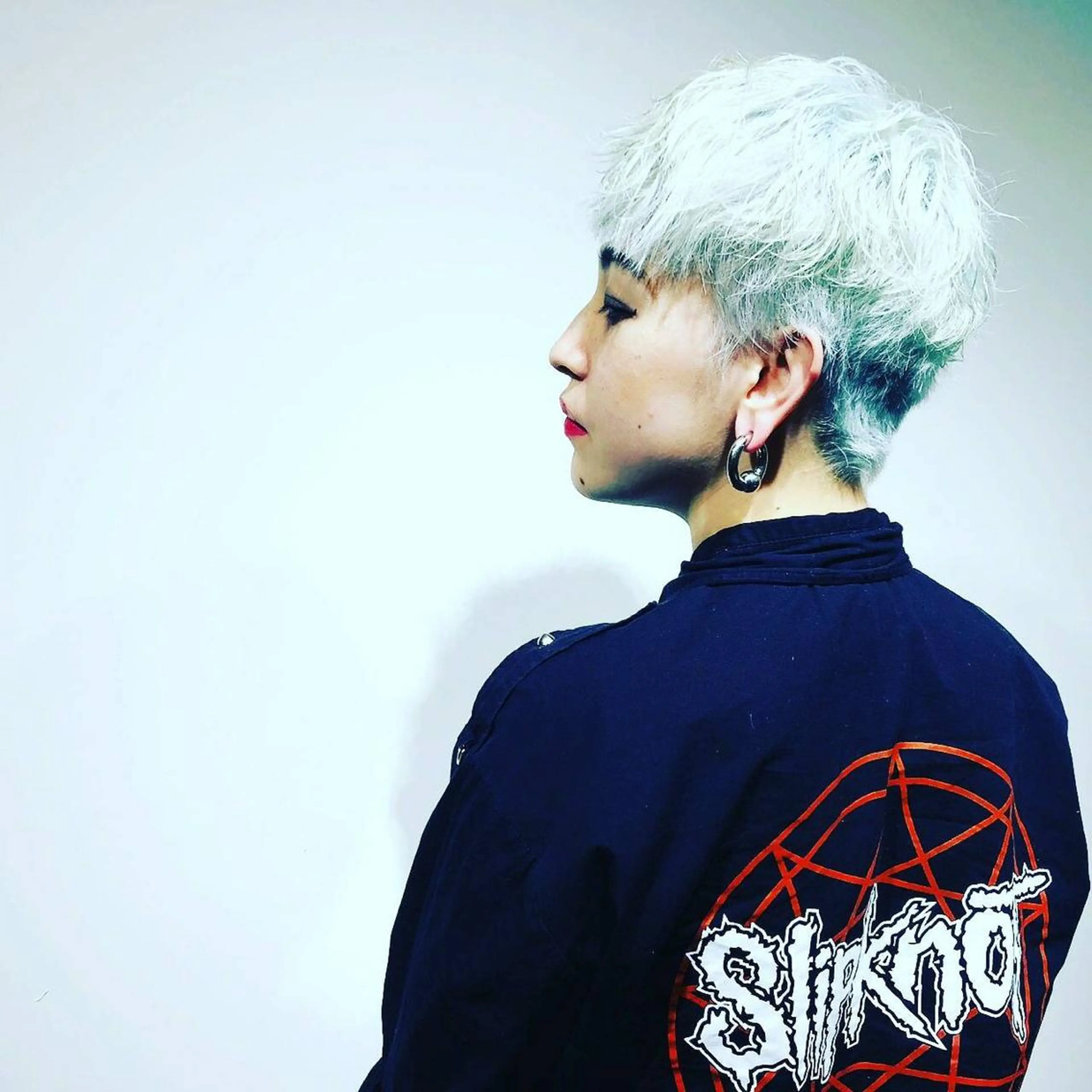 カラー ベージュカラー ハイトーンカラー ホワイトベージュ short only salon  TOSS所属・山下 芽のヘアスタイル