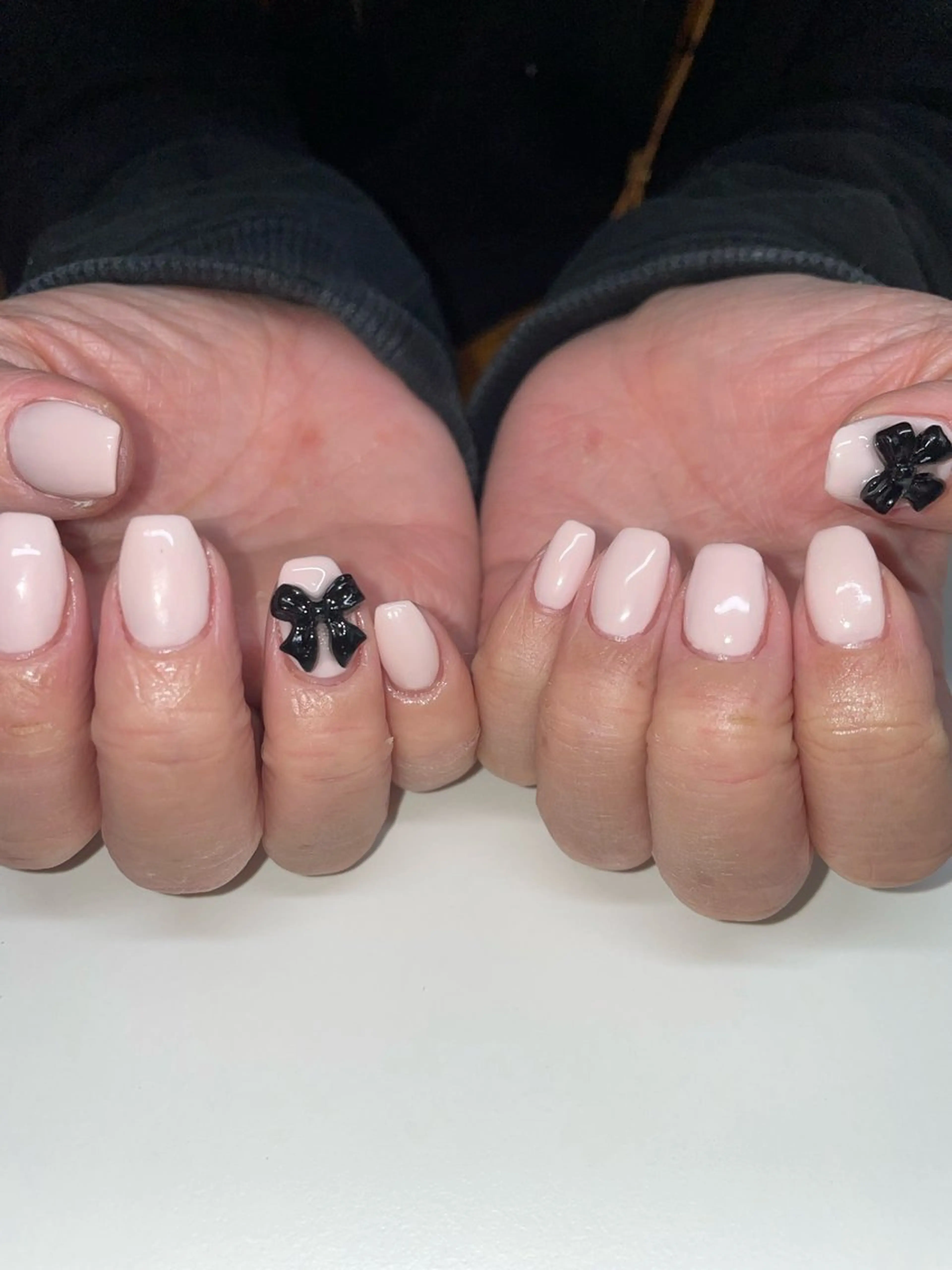 ネイル ワンカラーネイル リボン 春ネイル ハンドネイル ulu🌼 nanaのネイルデザイン