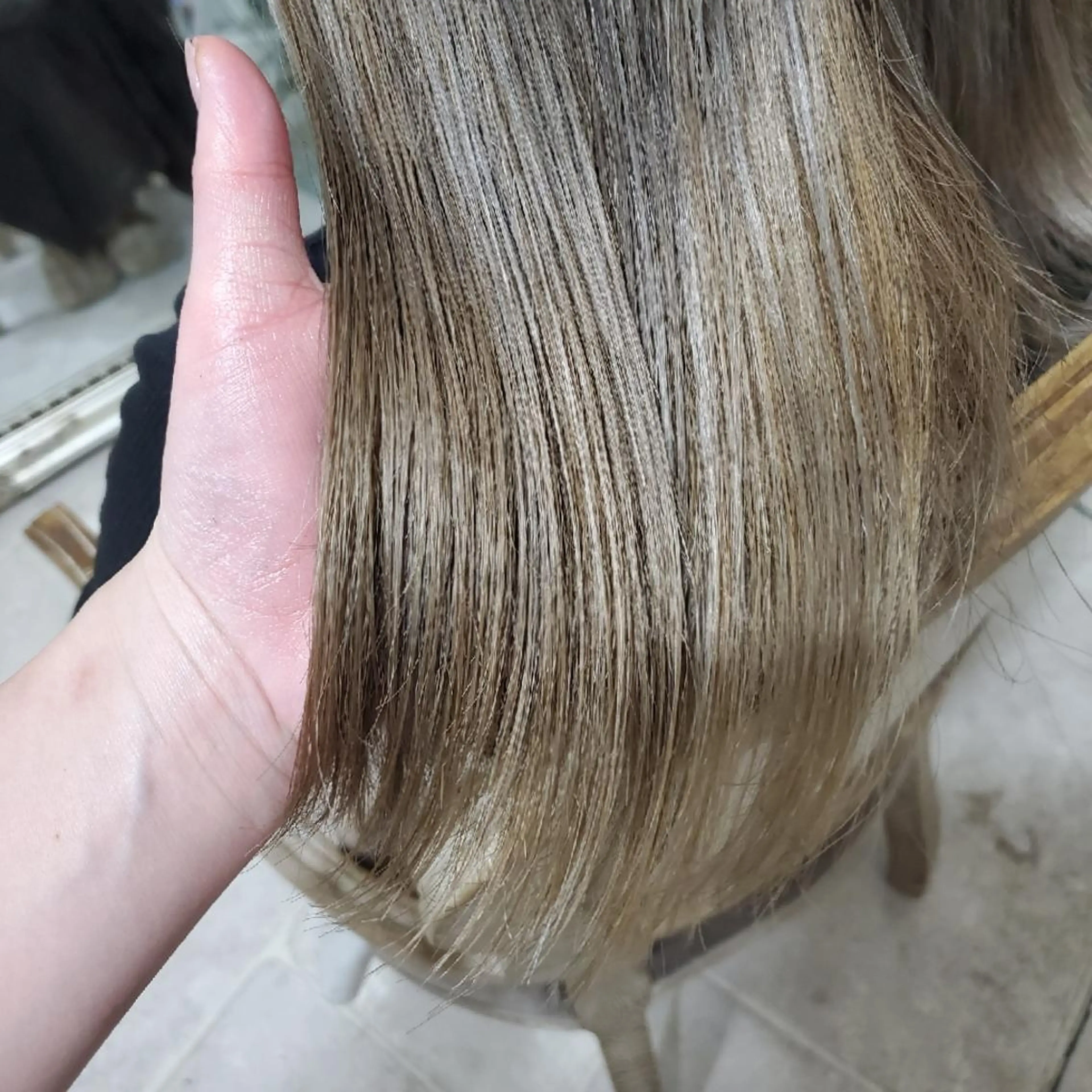 セミロング カラー グレージュ See by merのマツエク・マツパデザイン