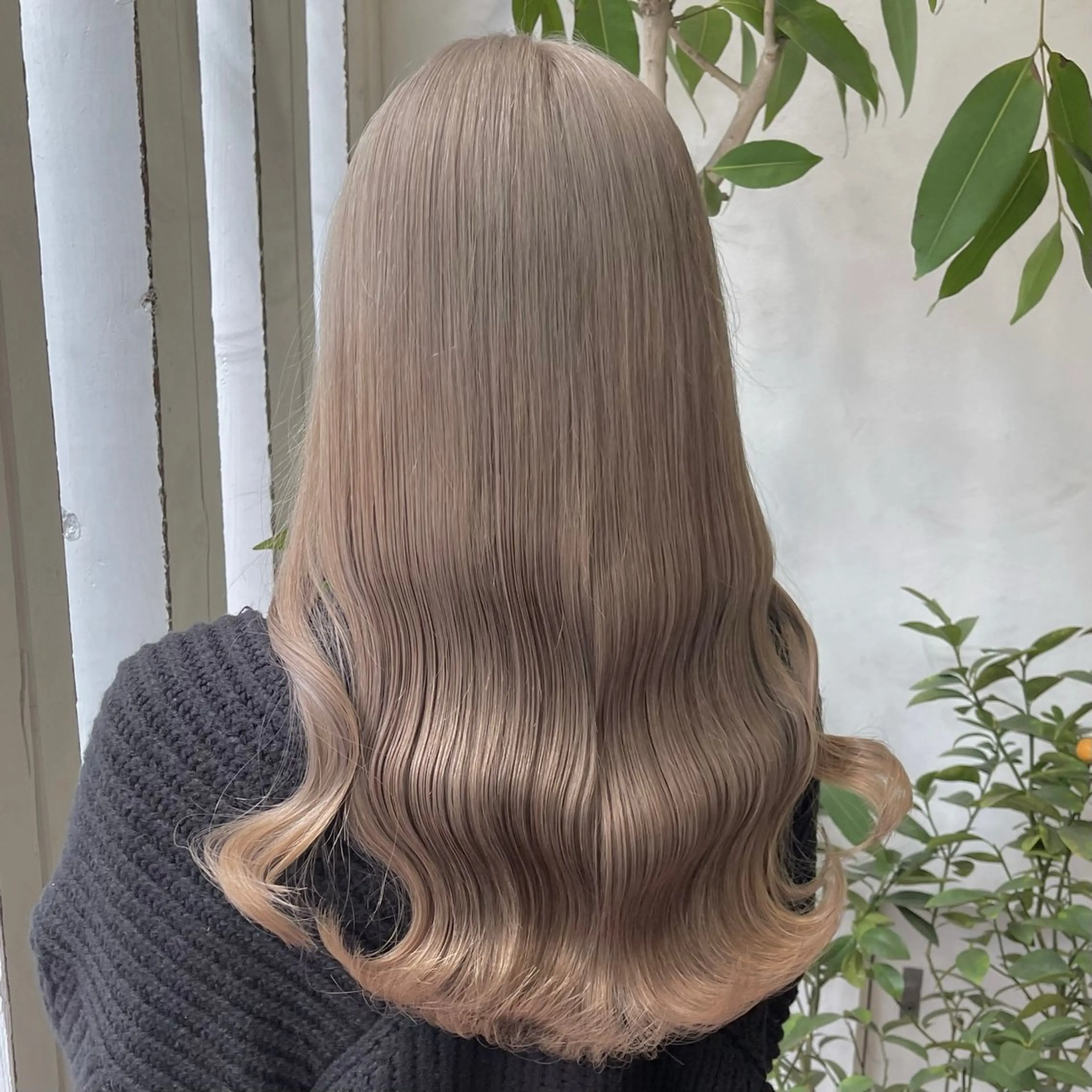 カラー カット ヘアカラー トリートメント ヘッドスパ ヘアメイク アン/ ブリーチカラーのヘアスタイル