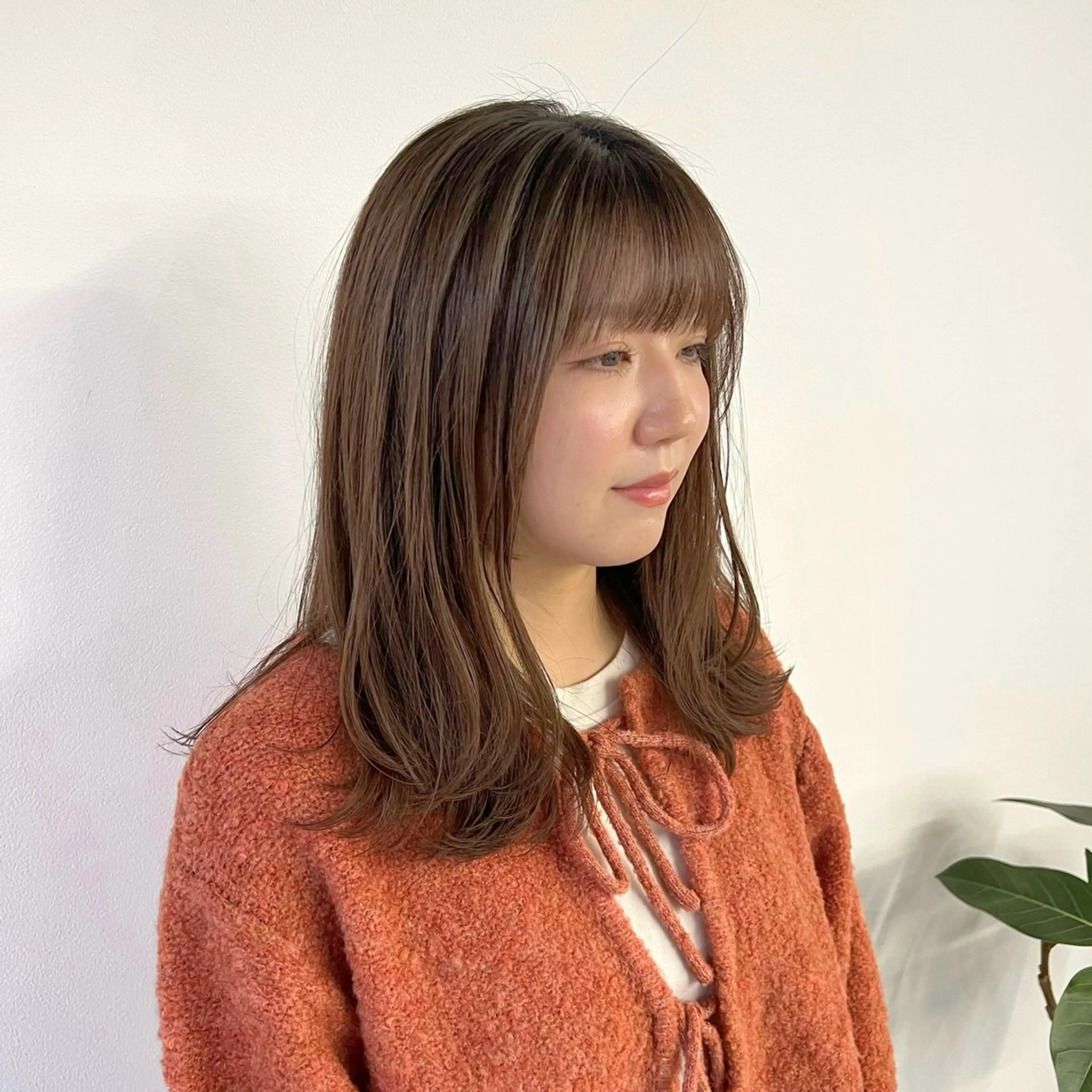 セミロング カラー ベージュカラー レイヤーカット knowhow京都所属・三宅 昌太のヘアスタイル
