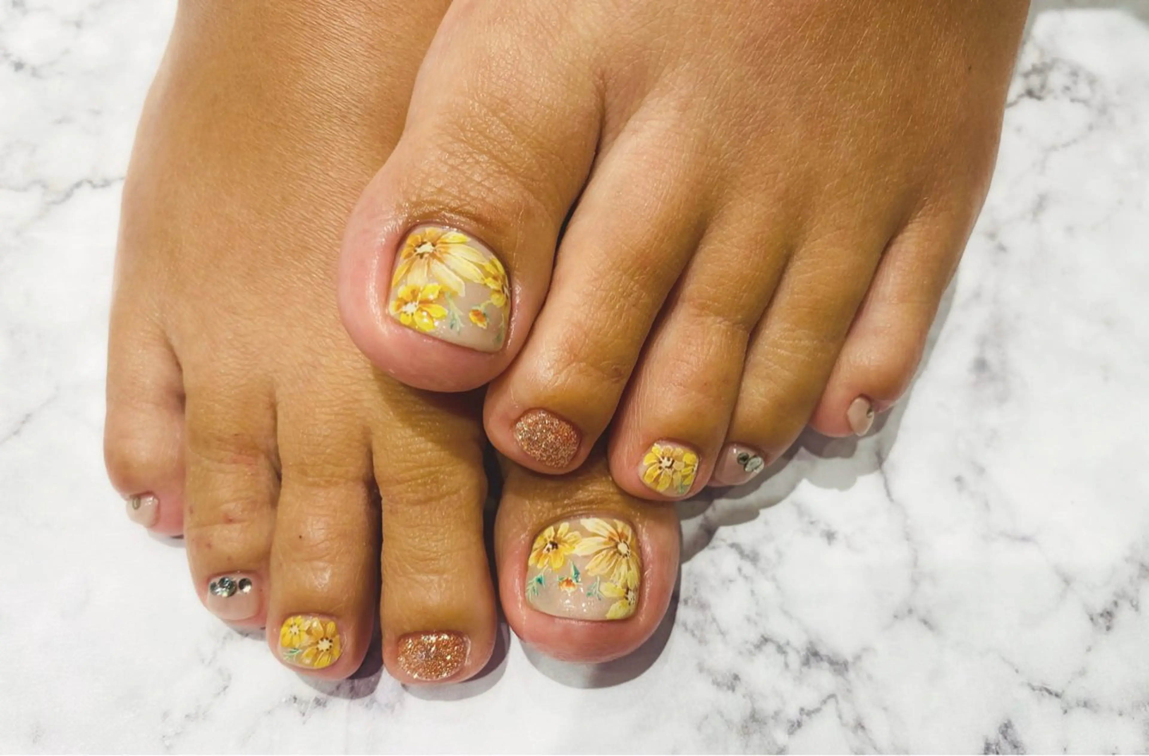 ネイル フットネイル フットネイル ネイルサロン nail_upのネイルデザイン