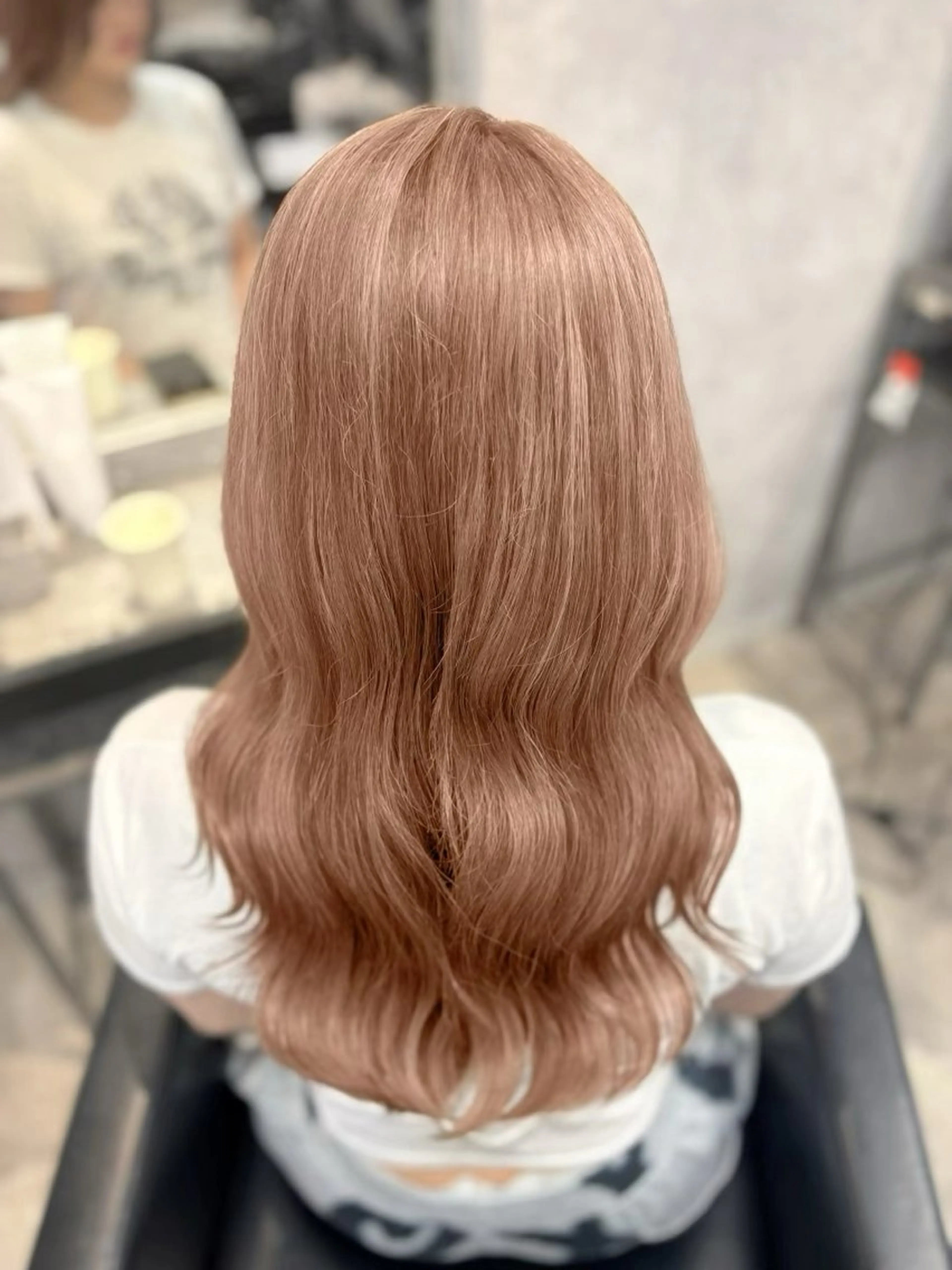 ミディアム ヘアカラー GiseL 梅田【ジゼル】所属・透明感カラー × ハイトーン さきのヘアスタイル