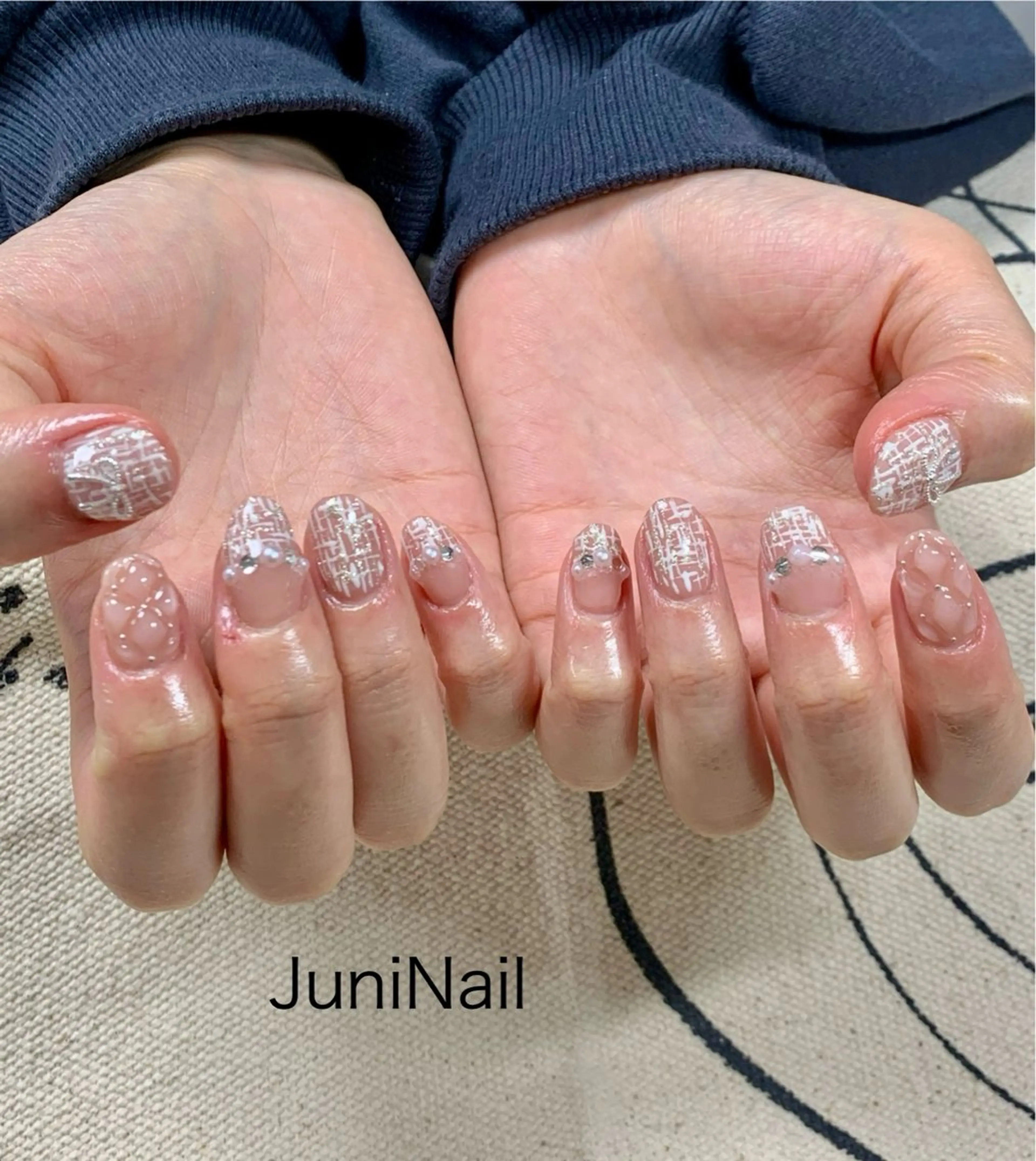 ネイル オーロラネイル クリアネイル 成人式 フラッシュネイル 氷ネイル・うるうるネイル ハンドネイル JuniNail 주니네일🇰🇷suのネイルデザイン