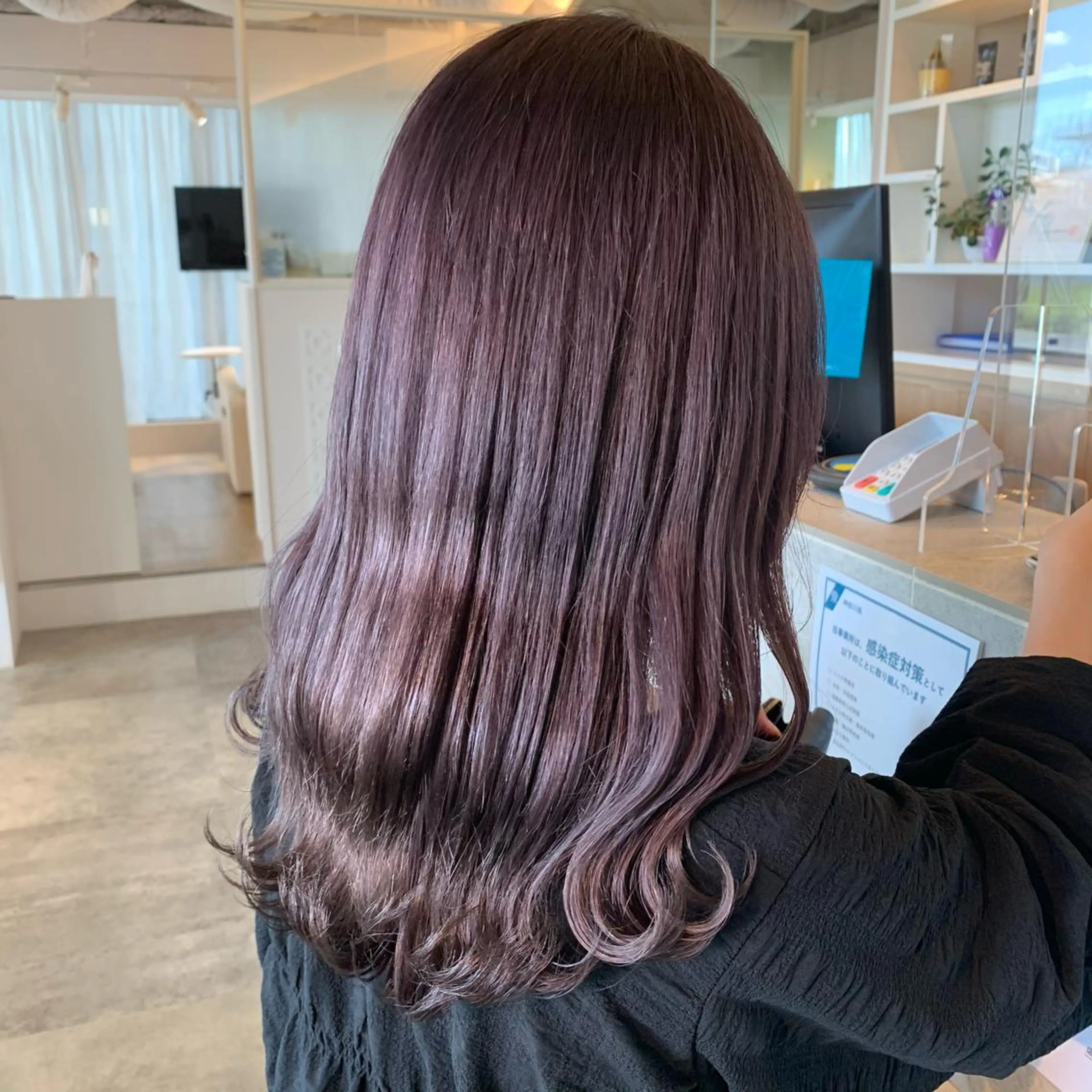 セミロング カラー ブリーチ グレージュ ラベンダーカラー ラベンダーグレージュ ラベンダーグレー 中島 直哉のヘアスタイル