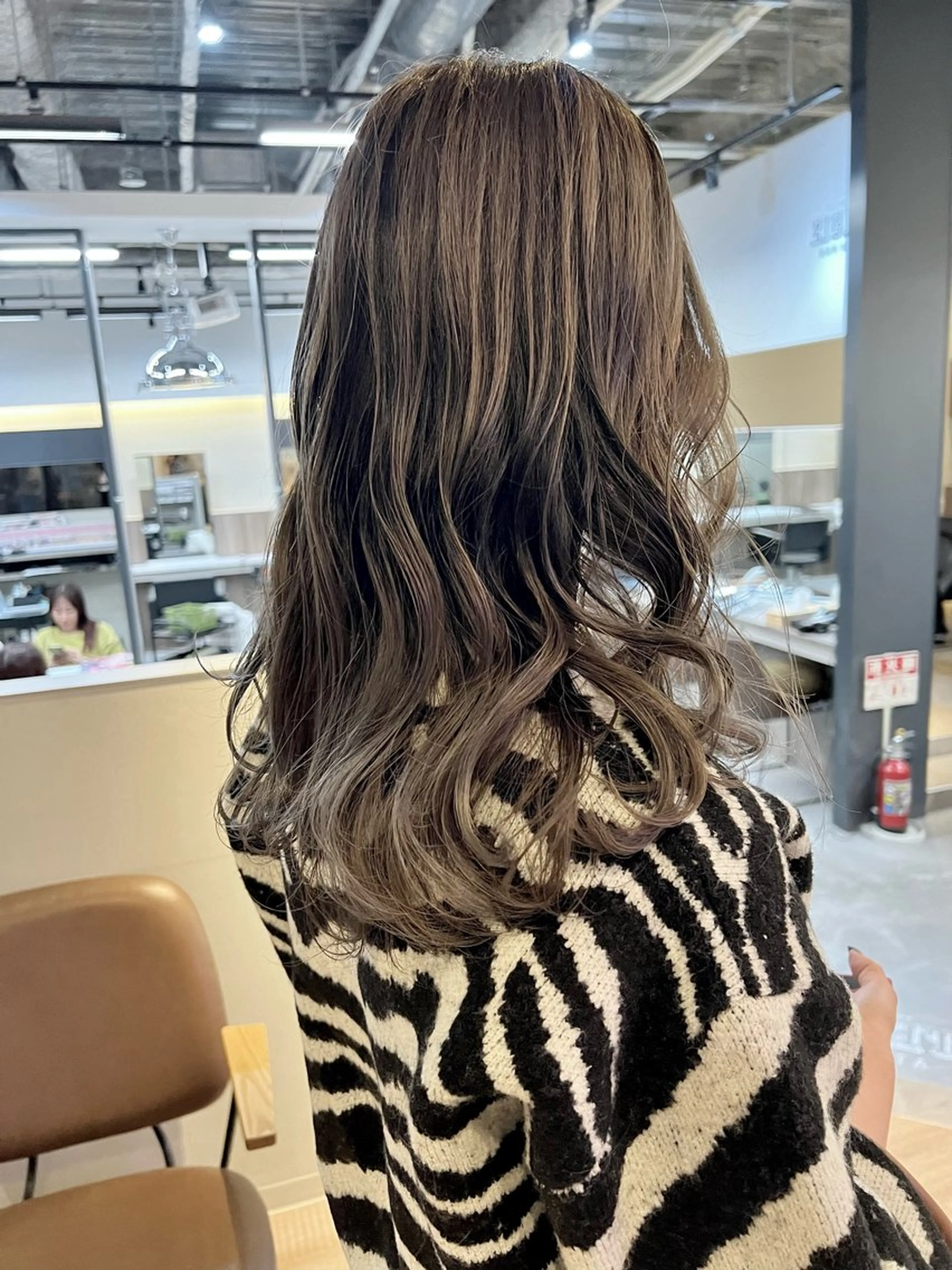 セミロング カラー 韓国ヘア🇰🇷 中島志菜のヘアスタイル