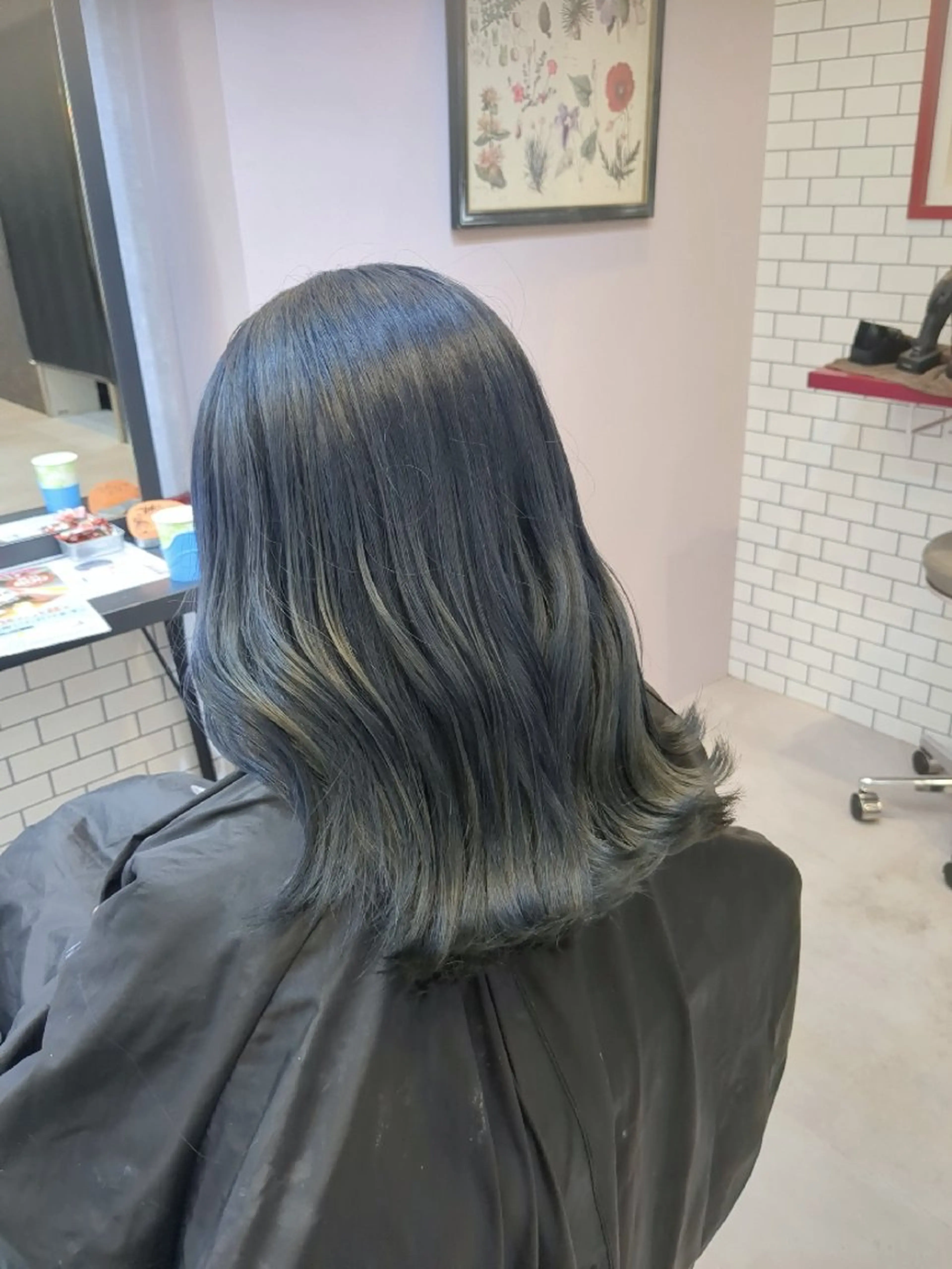 ミディアム カラー ブリーチ ブルーカラー ブルーグレー ブルーグレージュ グレージュ アグヘアーヴィズ 永山店所属・菅原 涼のヘアスタイル