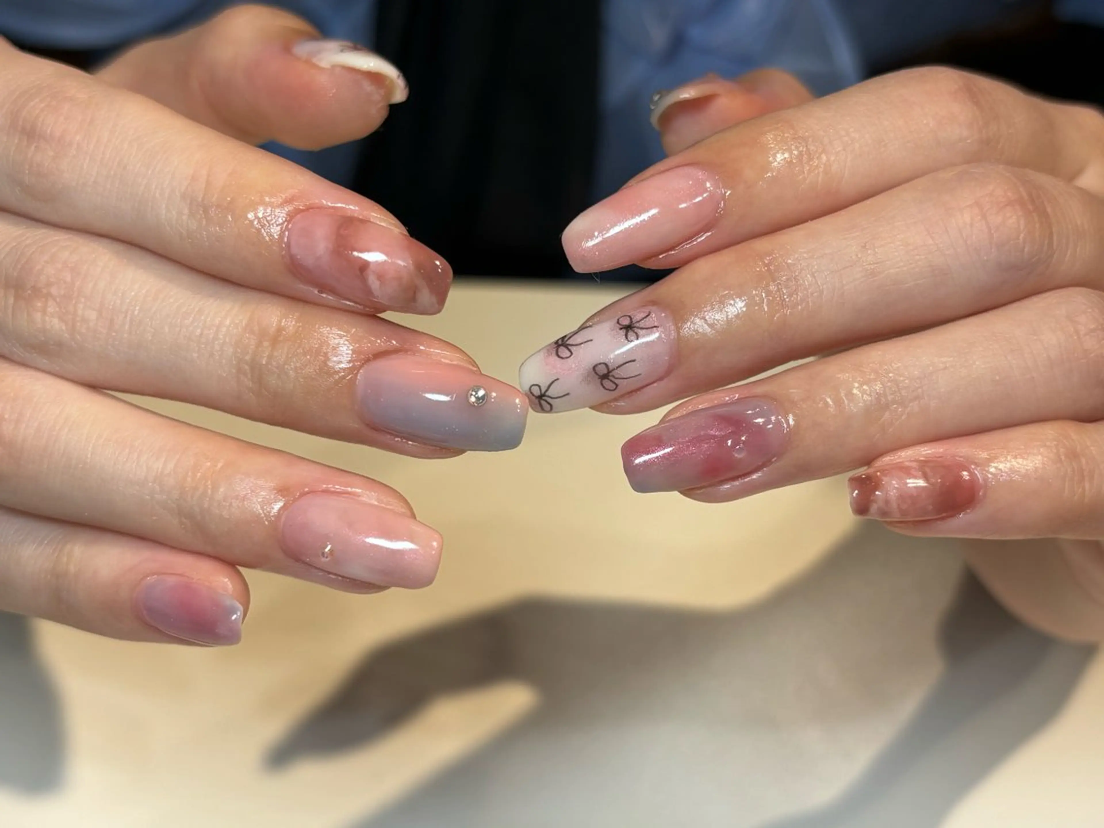 ネイル フットネイル フレンチネイル ジェルネイル グラデーション マグネットネイル ハンドネイル ヘアー.ネイル二刀流 misa🫧のヘアスタイル