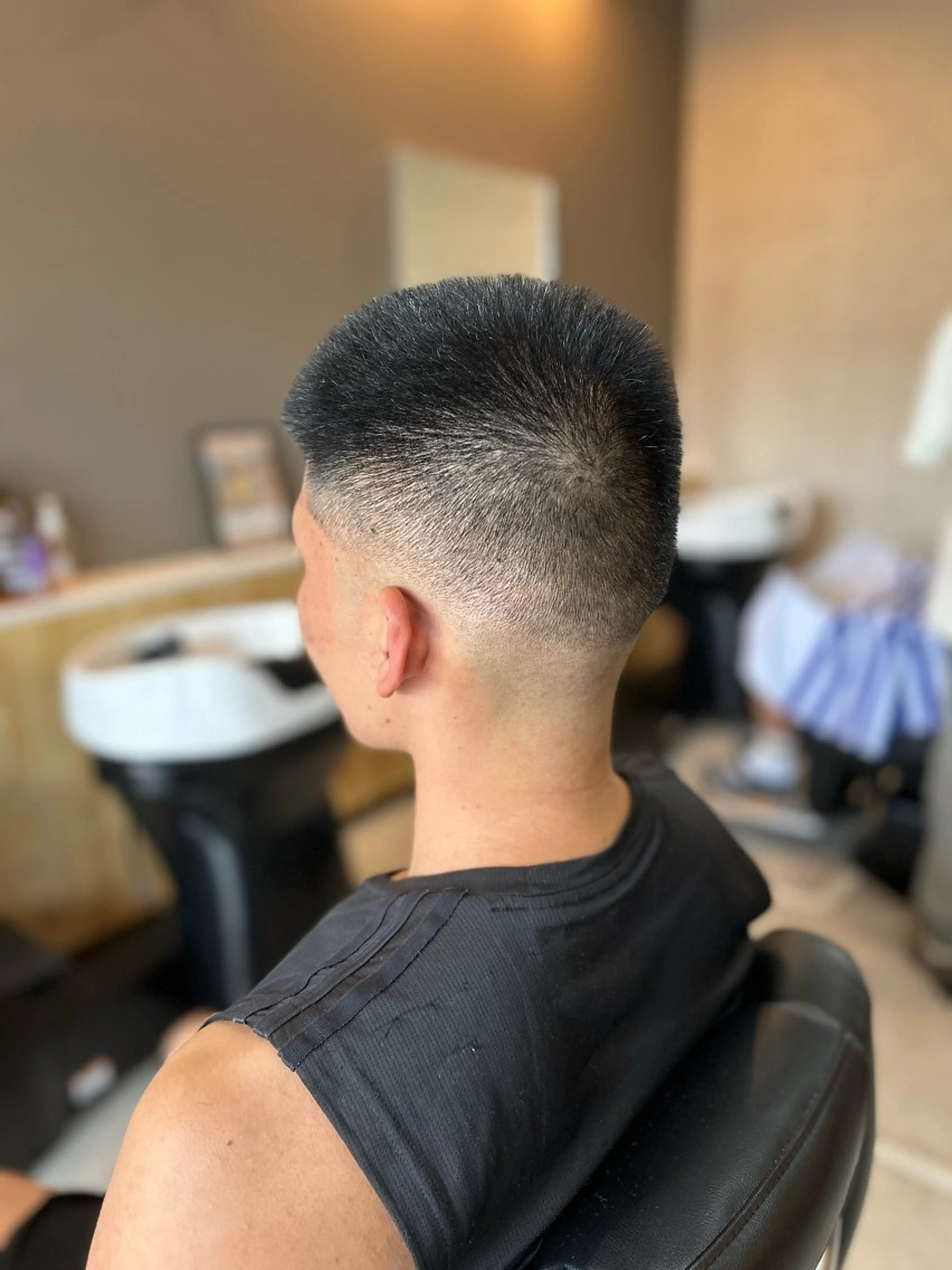 ショート カット THEBARBER TEN所属・伊禮 海凪のヘアスタイル